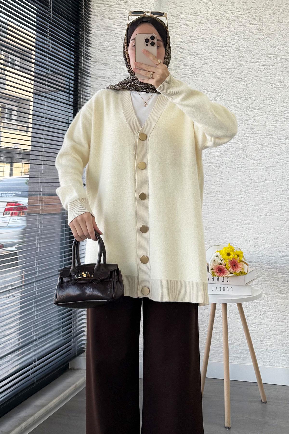 Önden Düğmeli Yumoş Kadın Hırka – Ekru