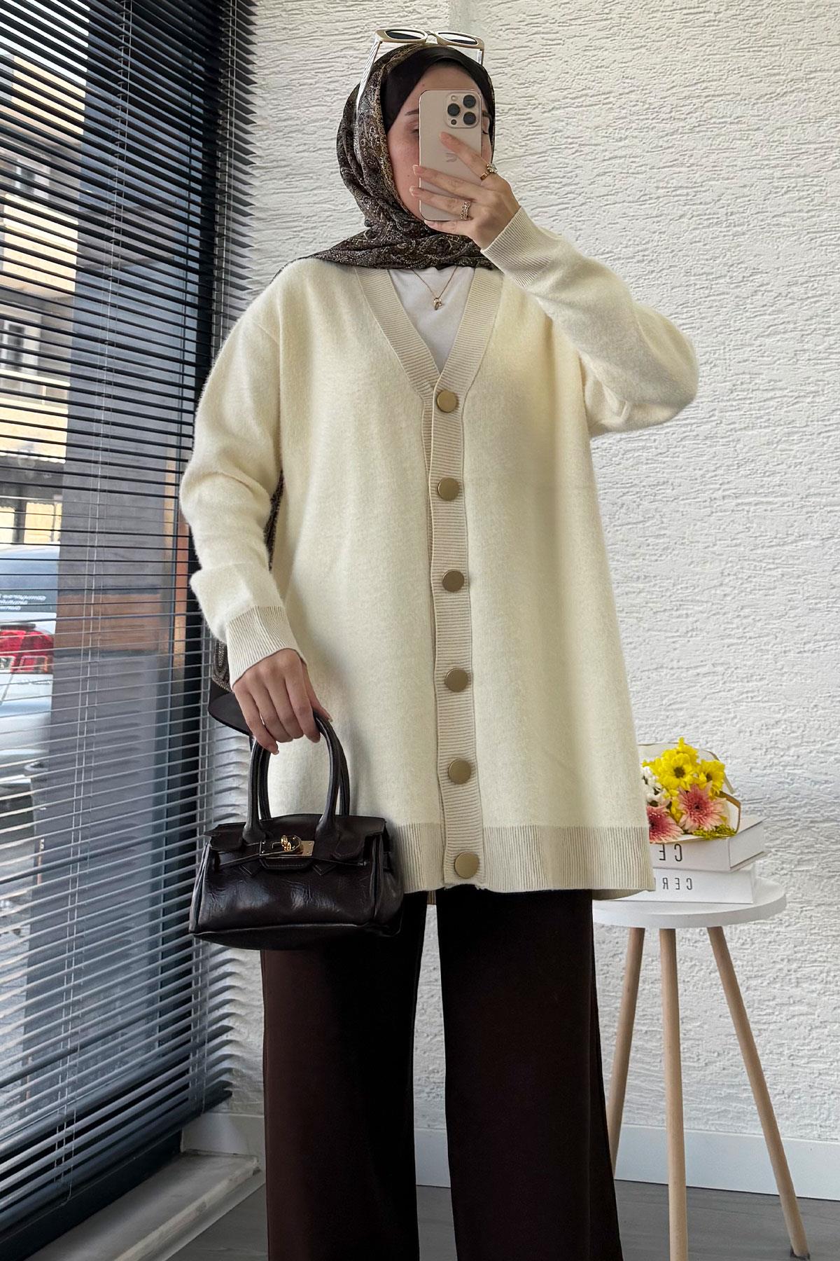 Önden Düğmeli Yumoş Kadın Hırka – Ekru