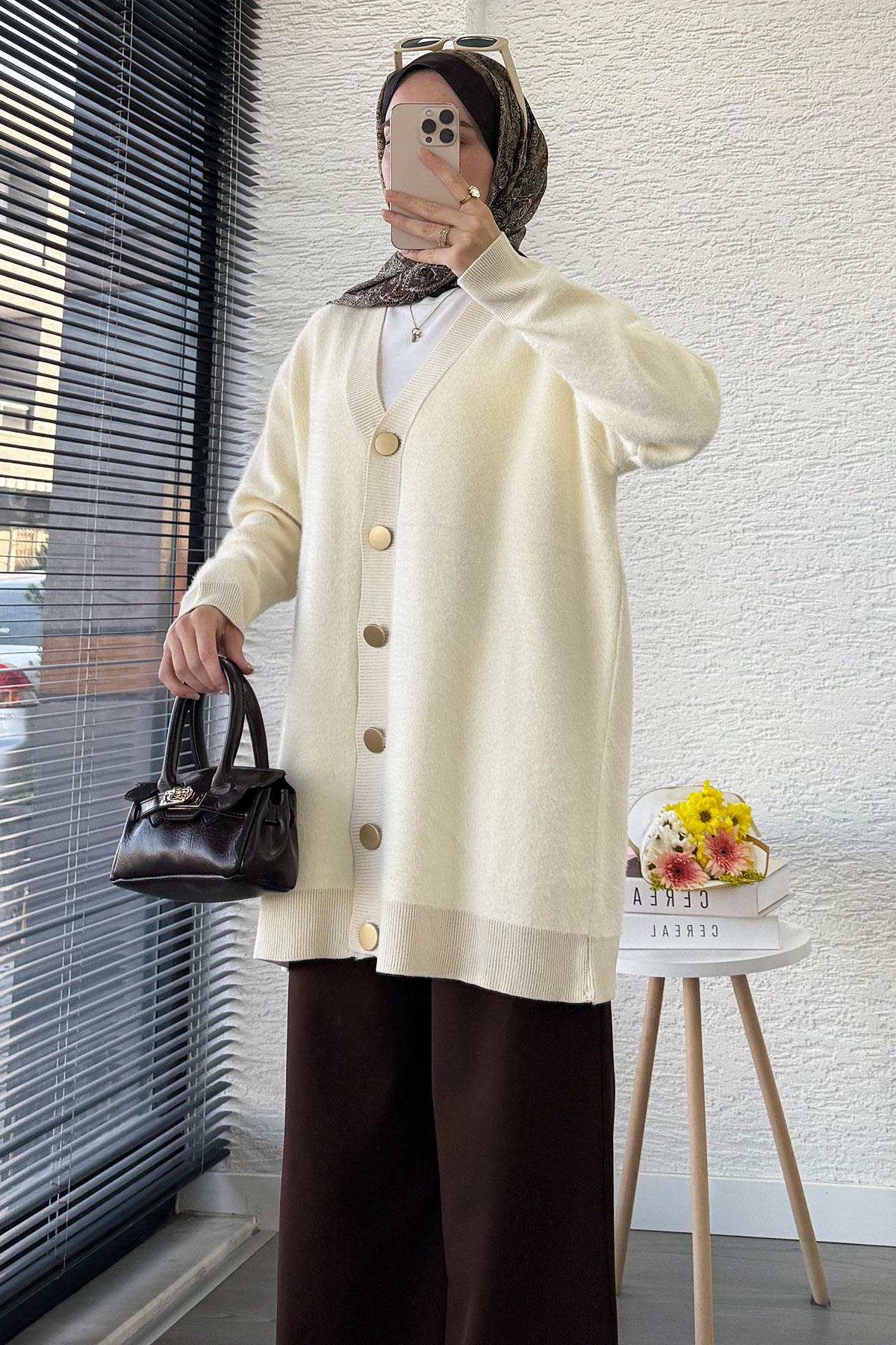 Önden Düğmeli Yumoş Kadın Hırka – Ekru