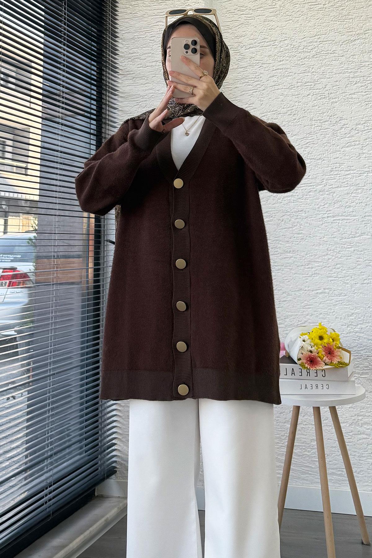 Önden Düğmeli Yumoş Kadın Hırka – Kahverengi