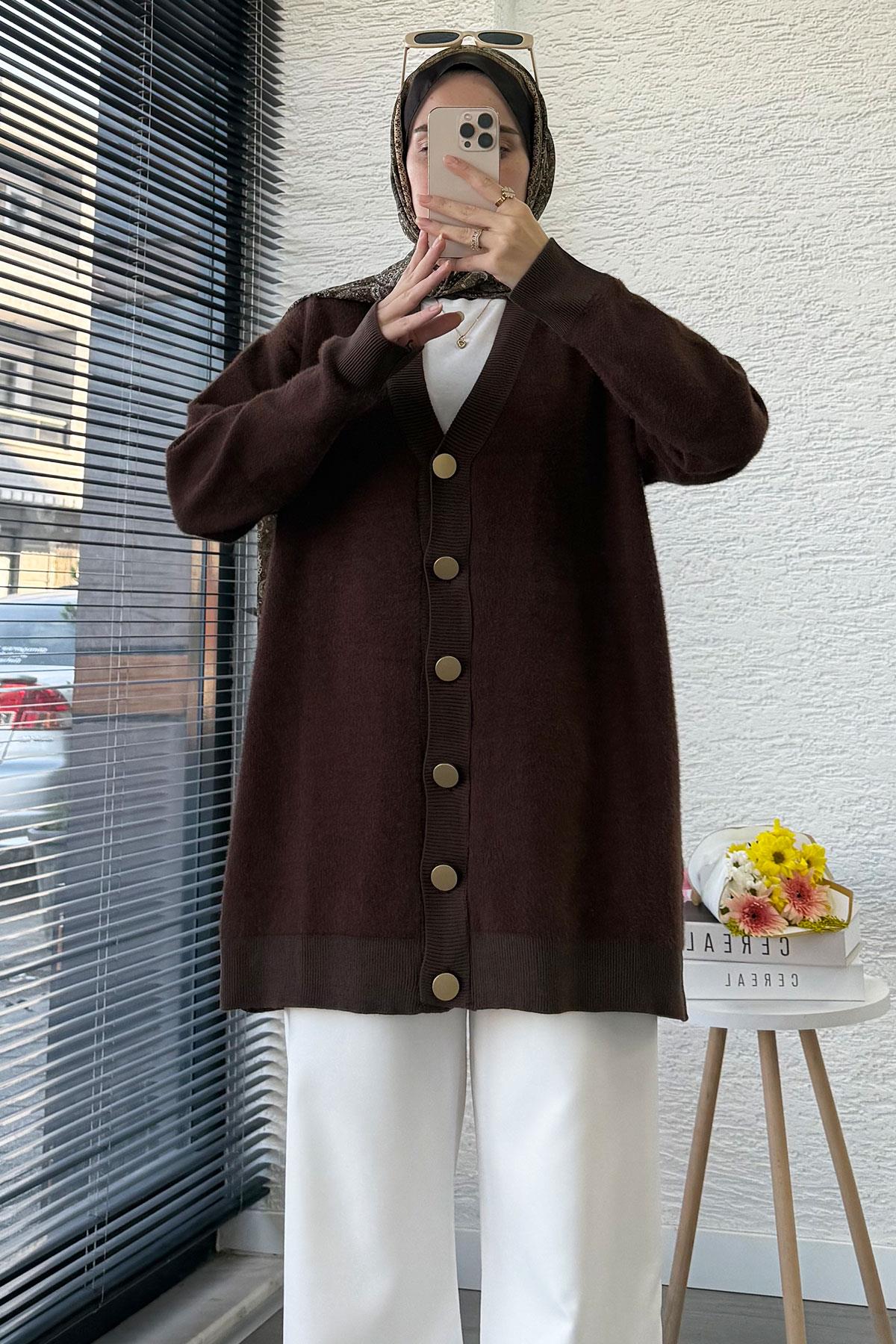 Önden Düğmeli Yumoş Kadın Hırka – Kahverengi