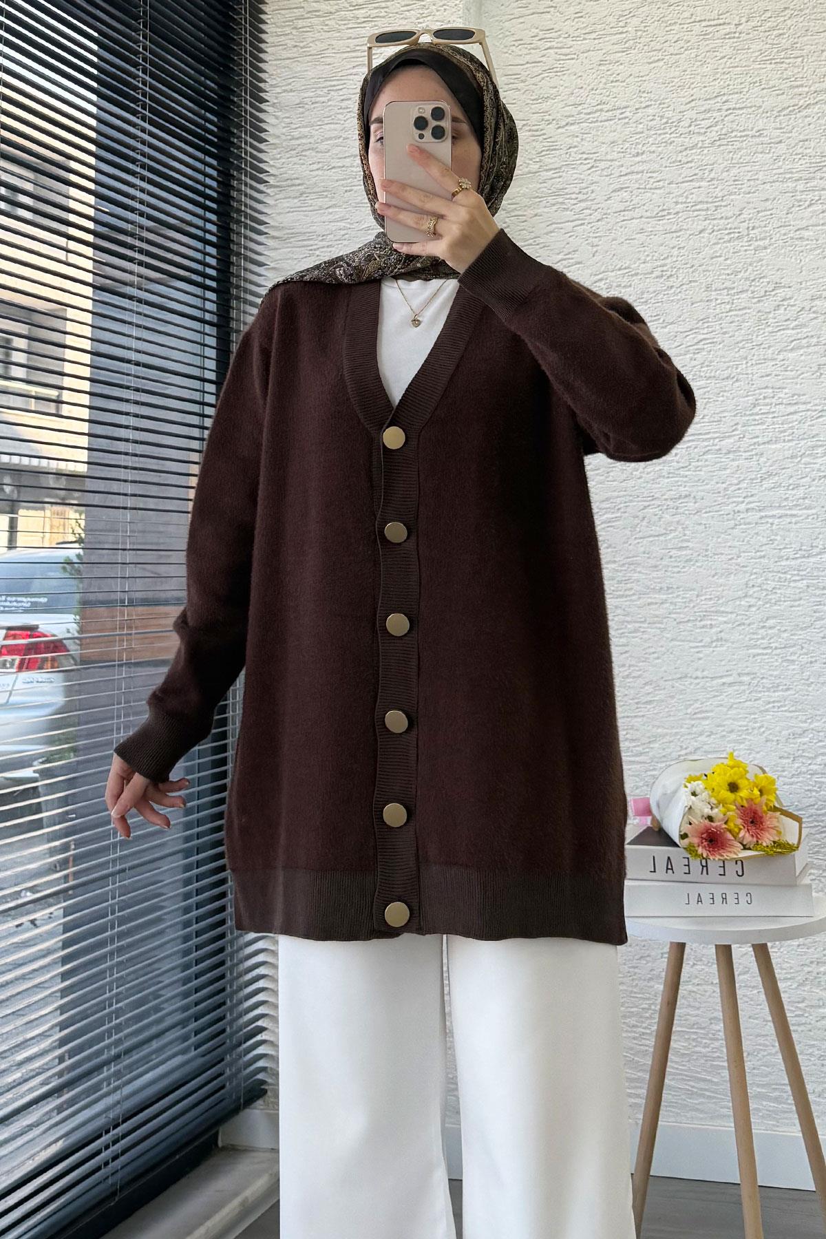 Önden Düğmeli Yumoş Kadın Hırka – Kahverengi