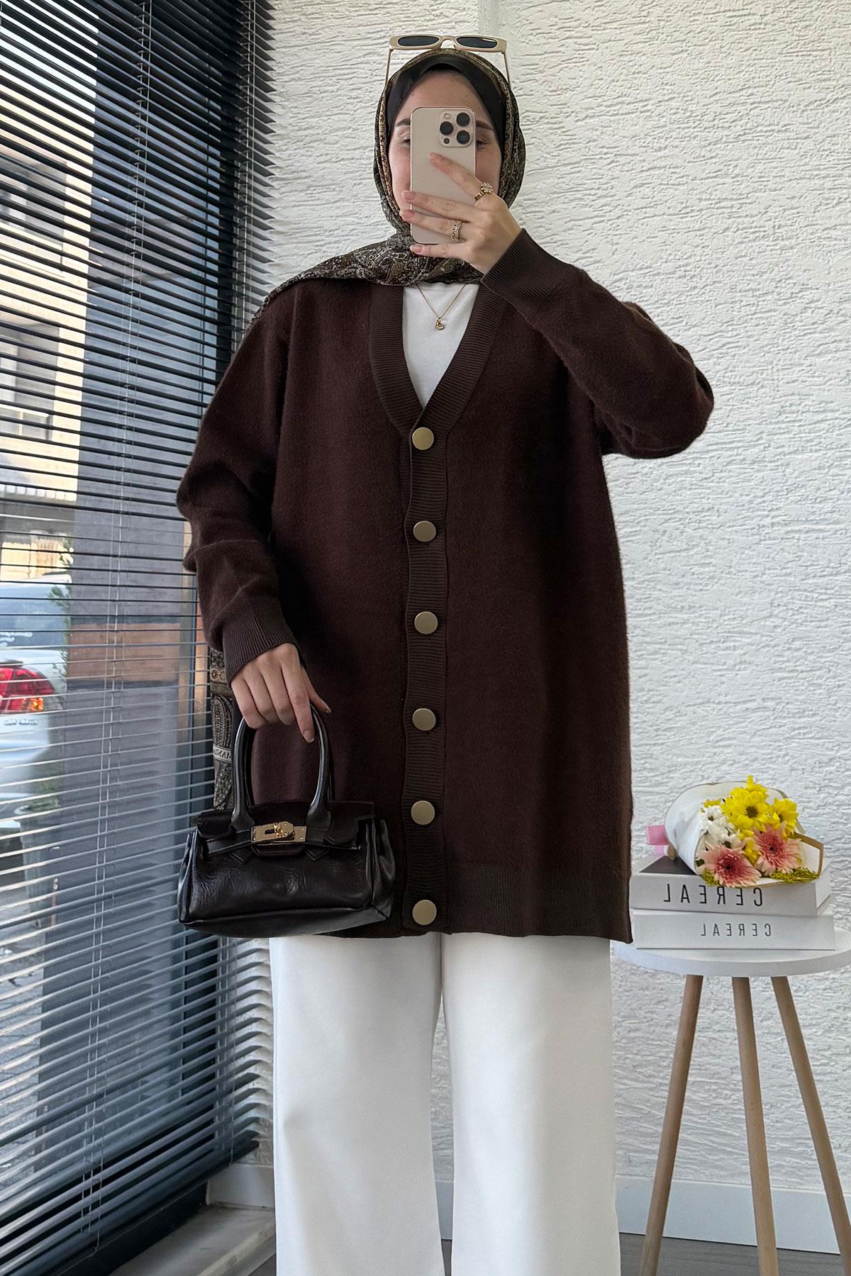 Önden Düğmeli Yumoş Kadın Hırka – Kahverengi