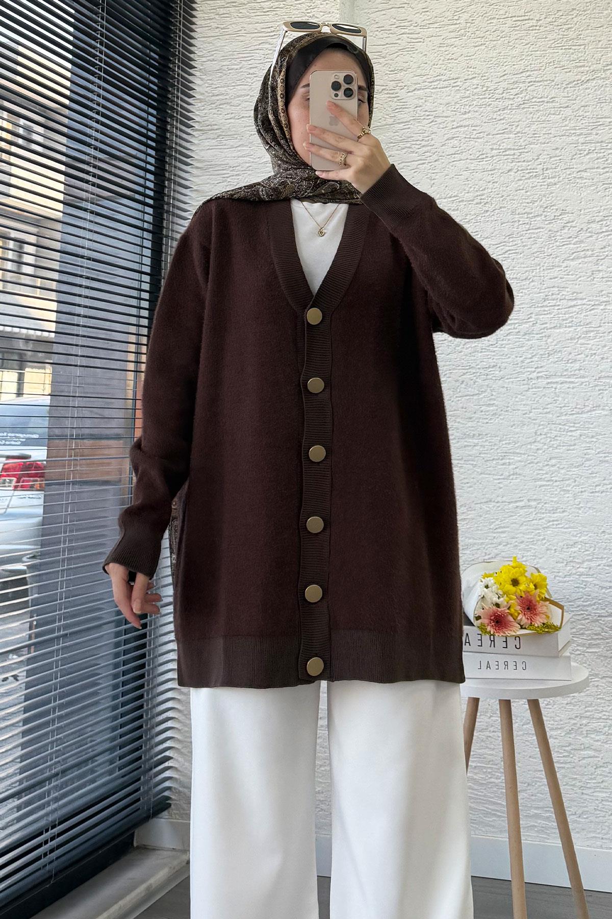 Önden Düğmeli Yumoş Kadın Hırka – Kahverengi