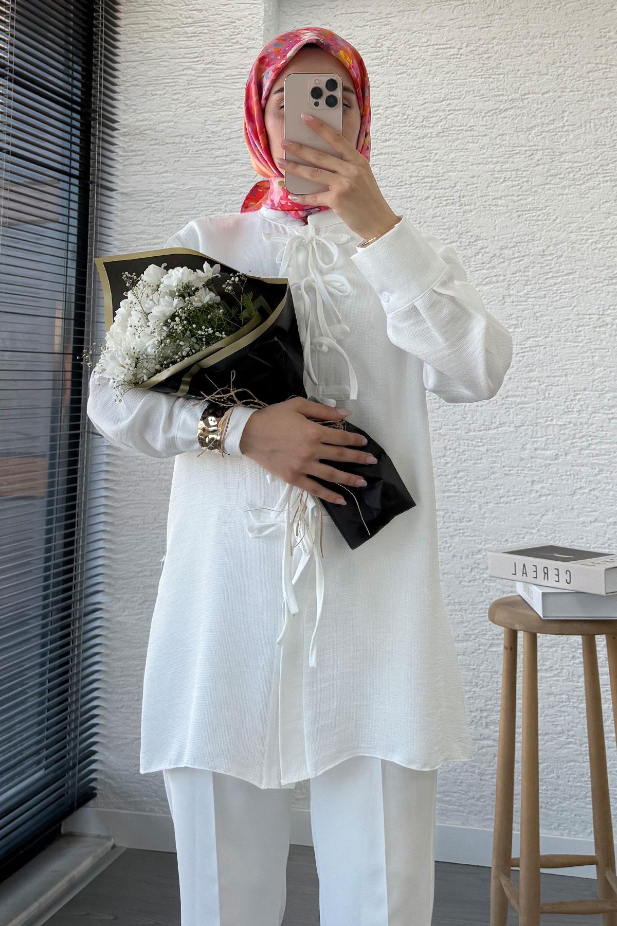 Önü Bağlama Detaylı Gofre Tunik - Beyaz