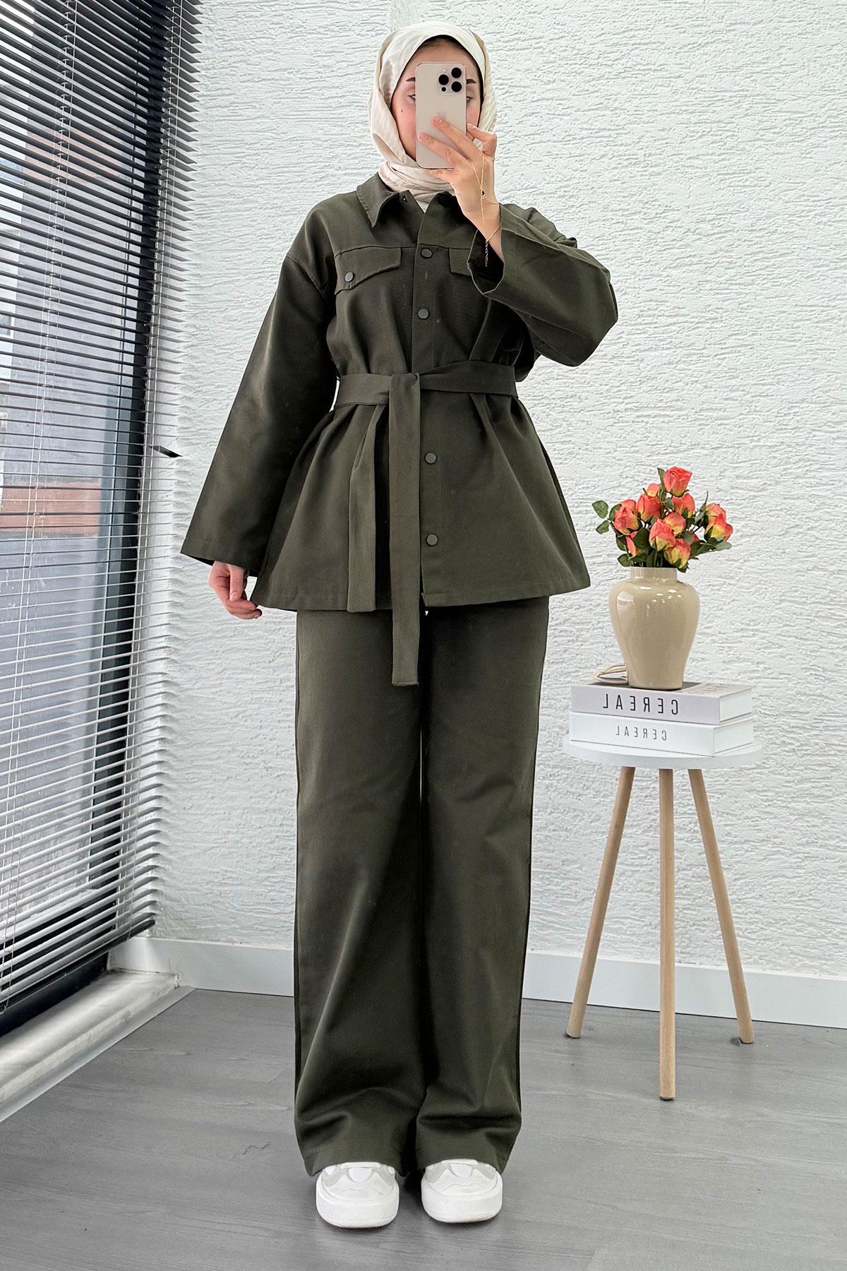 Önü Tam Düğmeli Gabardin İkili Takım – Haki