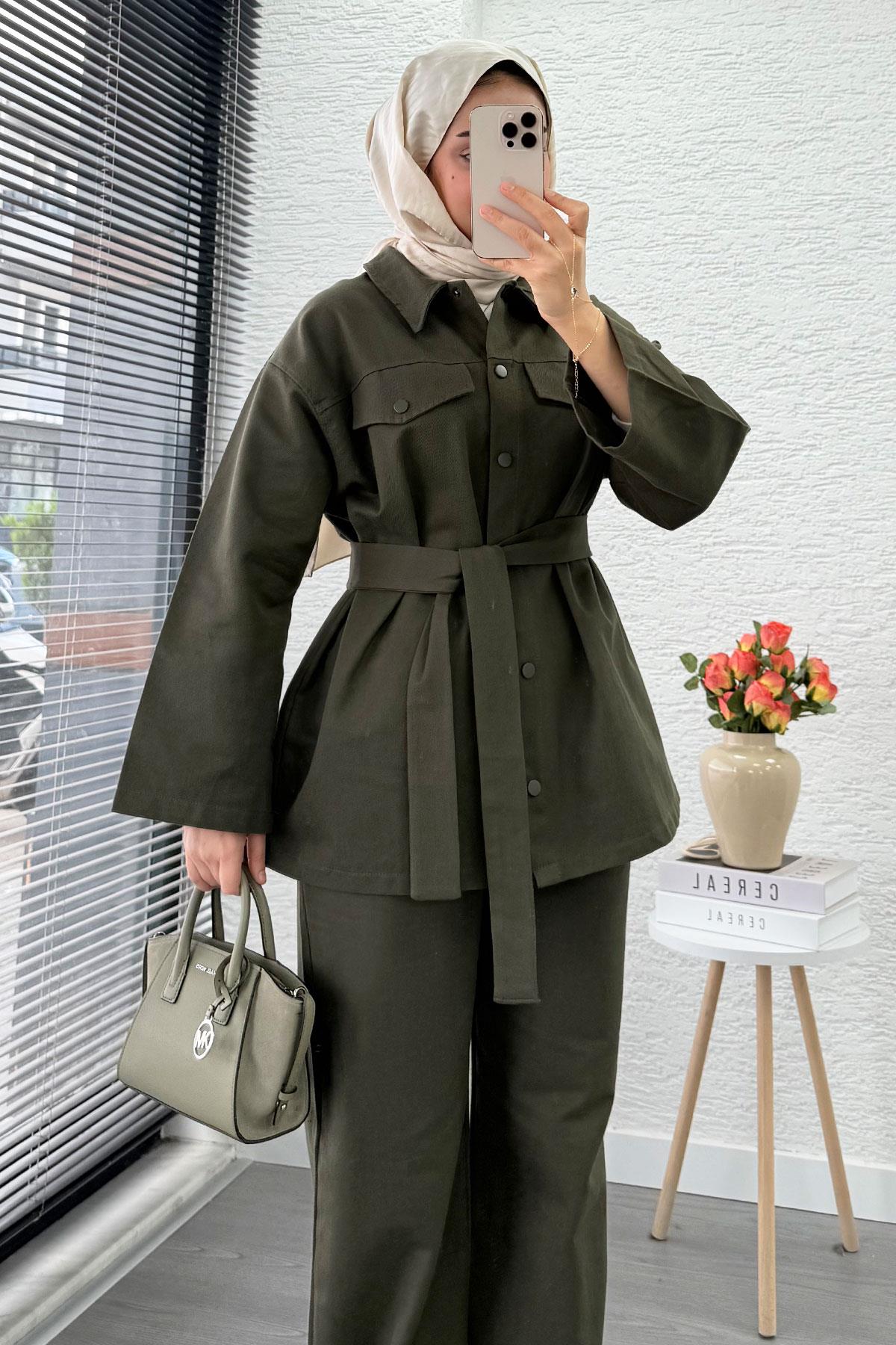 Önü Tam Düğmeli Gabardin İkili Takım – Haki