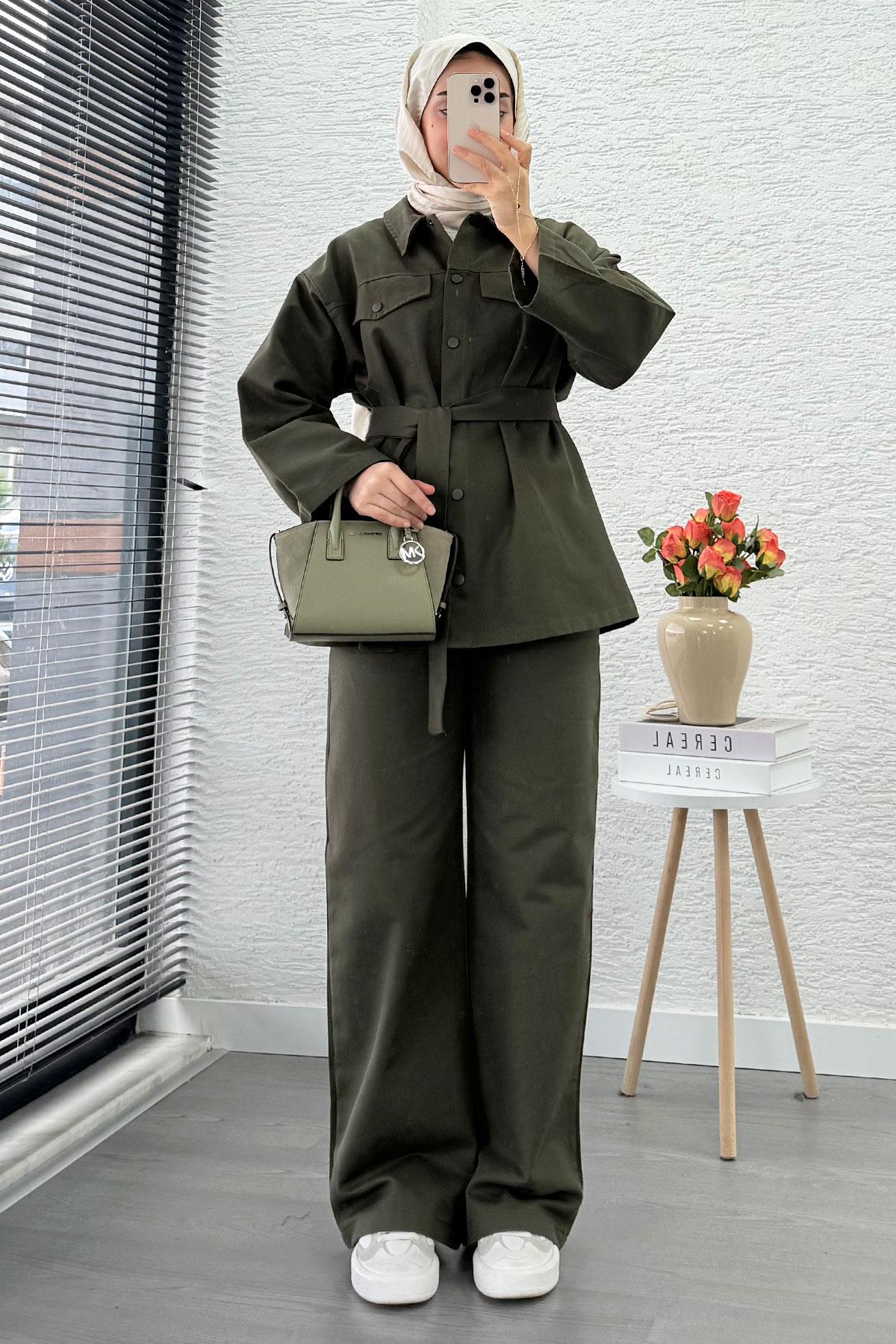 Önü Tam Düğmeli Gabardin İkili Takım – Haki