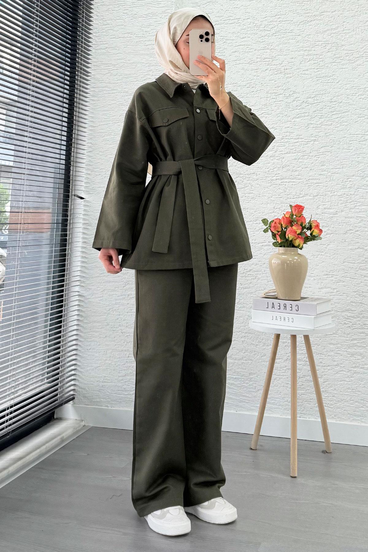 Önü Tam Düğmeli Gabardin İkili Takım – Haki