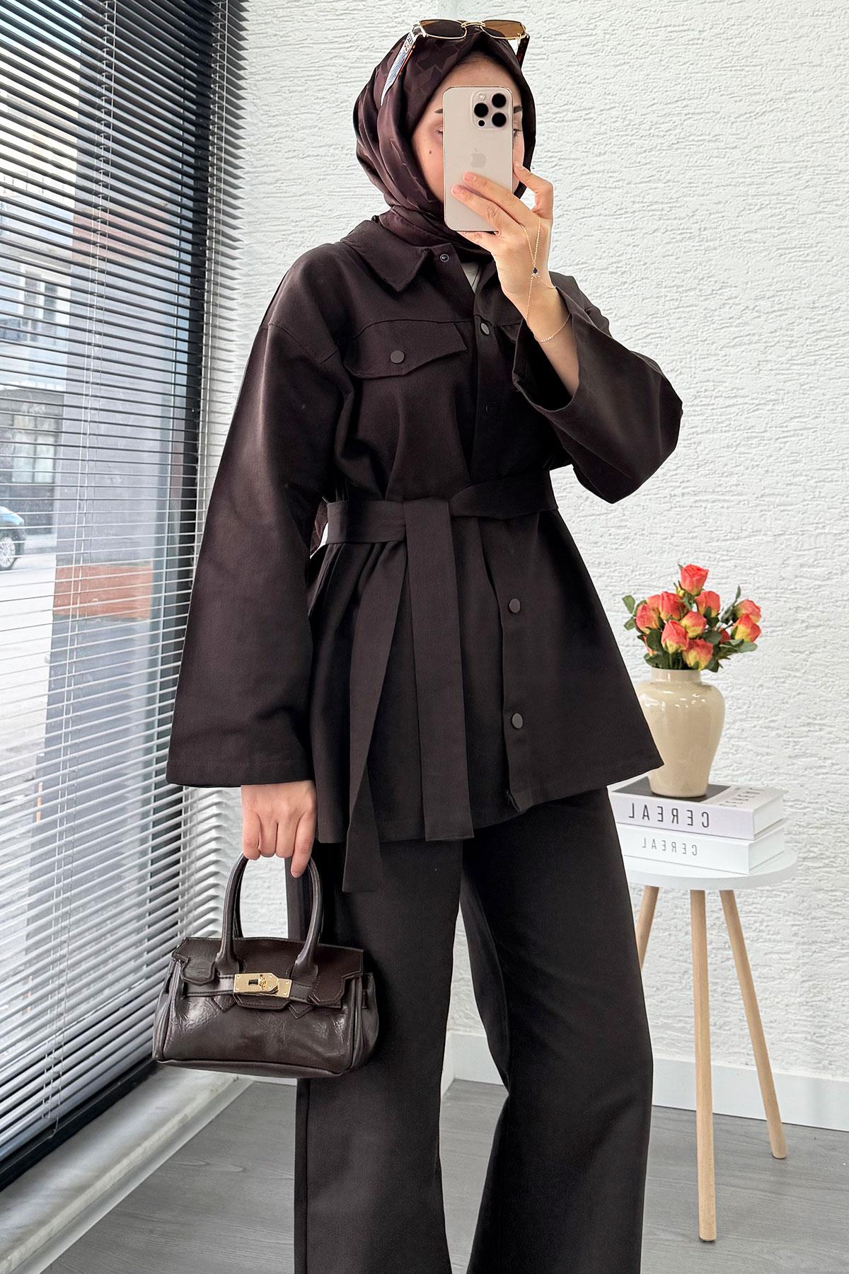 Önü Tam Düğmeli Gabardin İkili Takım – Kahverengi