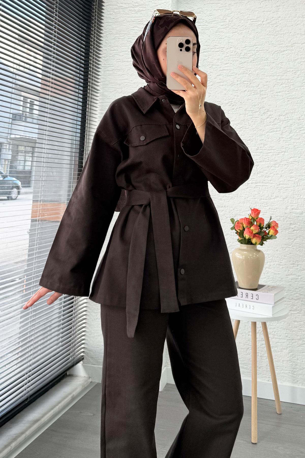 Önü Tam Düğmeli Gabardin İkili Takım – Kahverengi