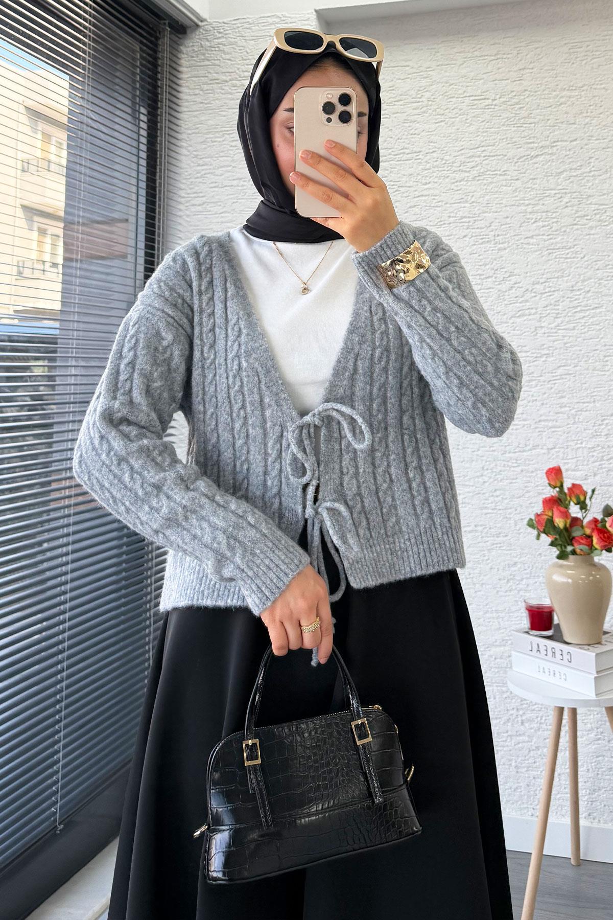 Örgü Desenli Önden Bağlamalı Kısa Triko Kimono – Gri