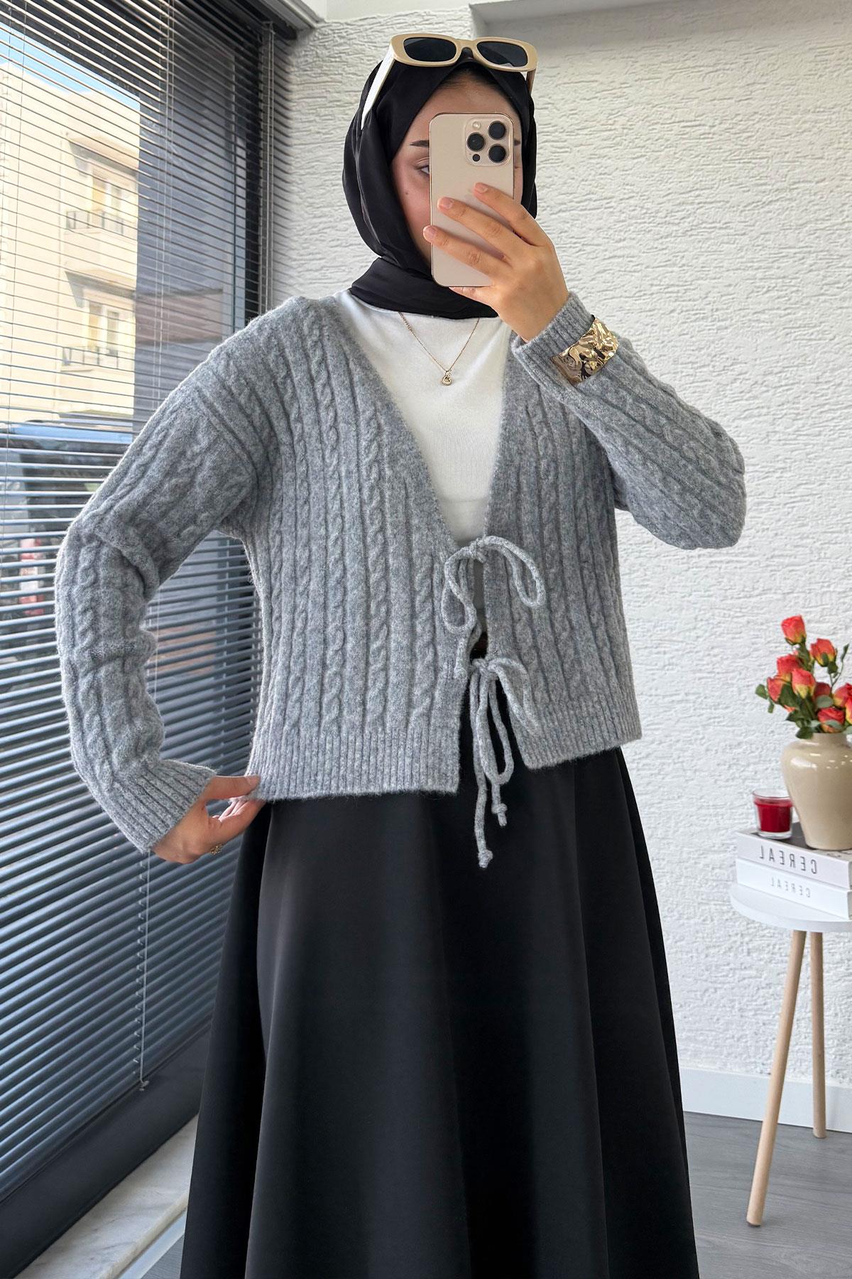 Örgü Desenli Önden Bağlamalı Kısa Triko Kimono – Gri