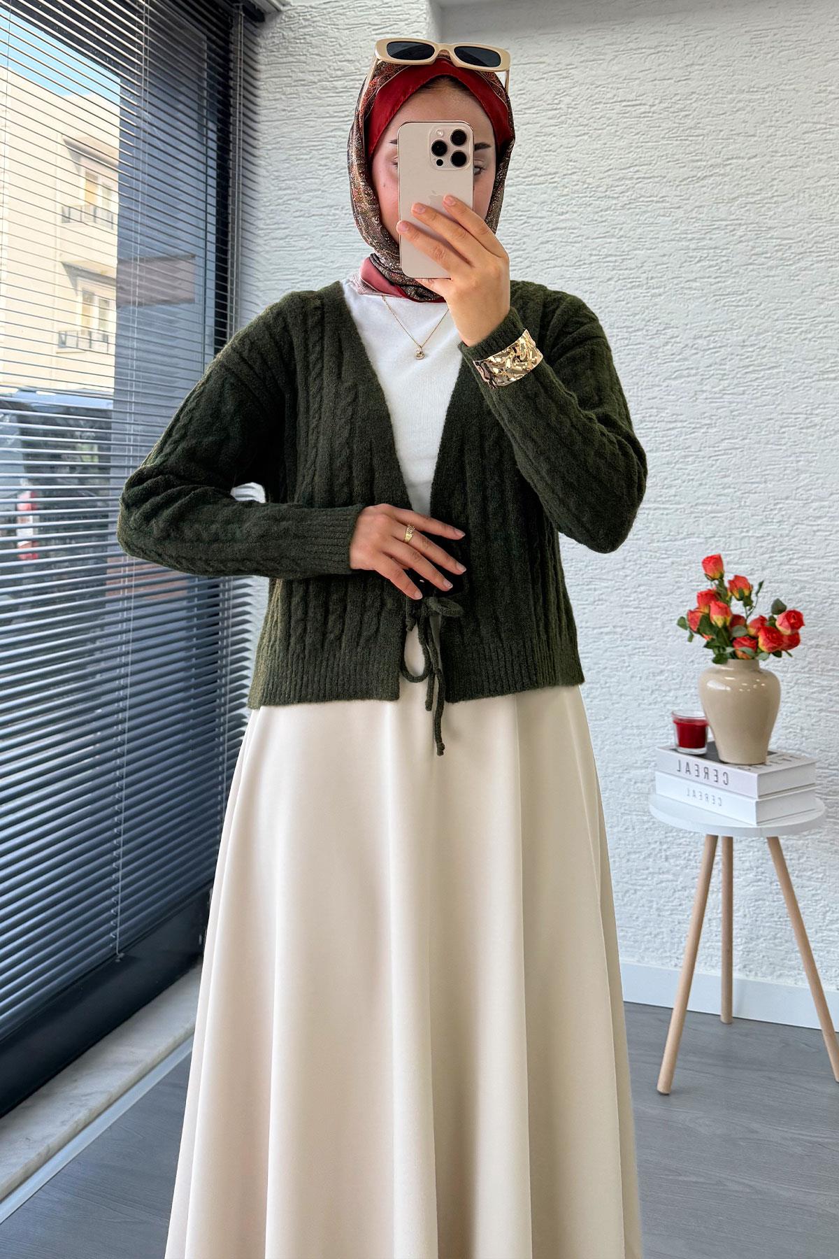 Örgü Desenli Önden Bağlamalı Kısa Triko Kimono – Haki