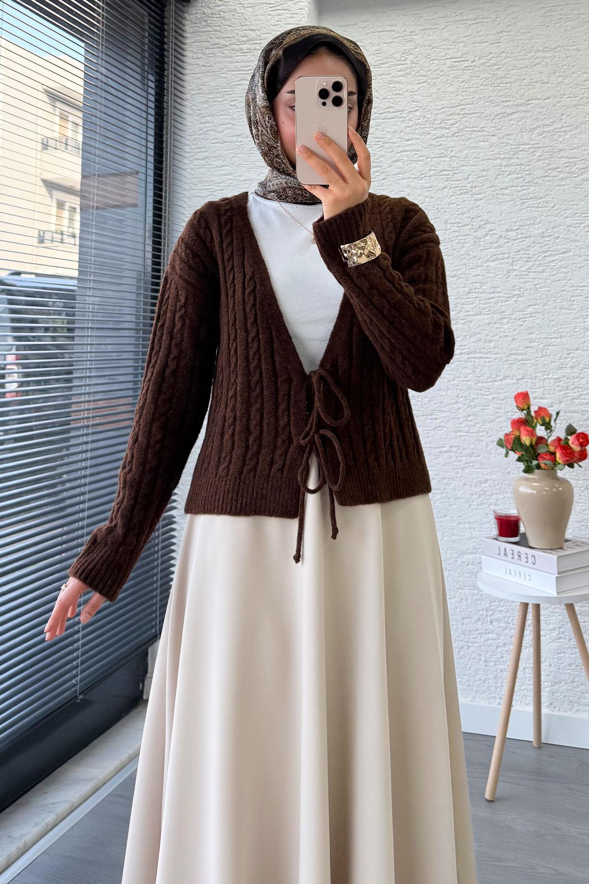 Örgü Desenli Önden Bağlamalı Kısa Triko Kimono – Kahverengi