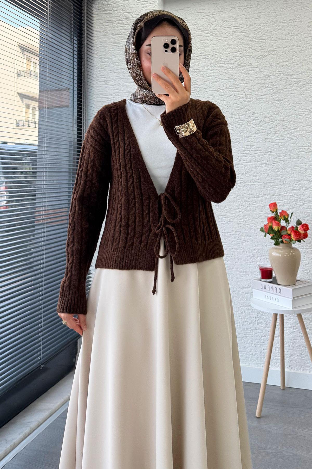 Örgü Desenli Önden Bağlamalı Kısa Triko Kimono – Kahverengi