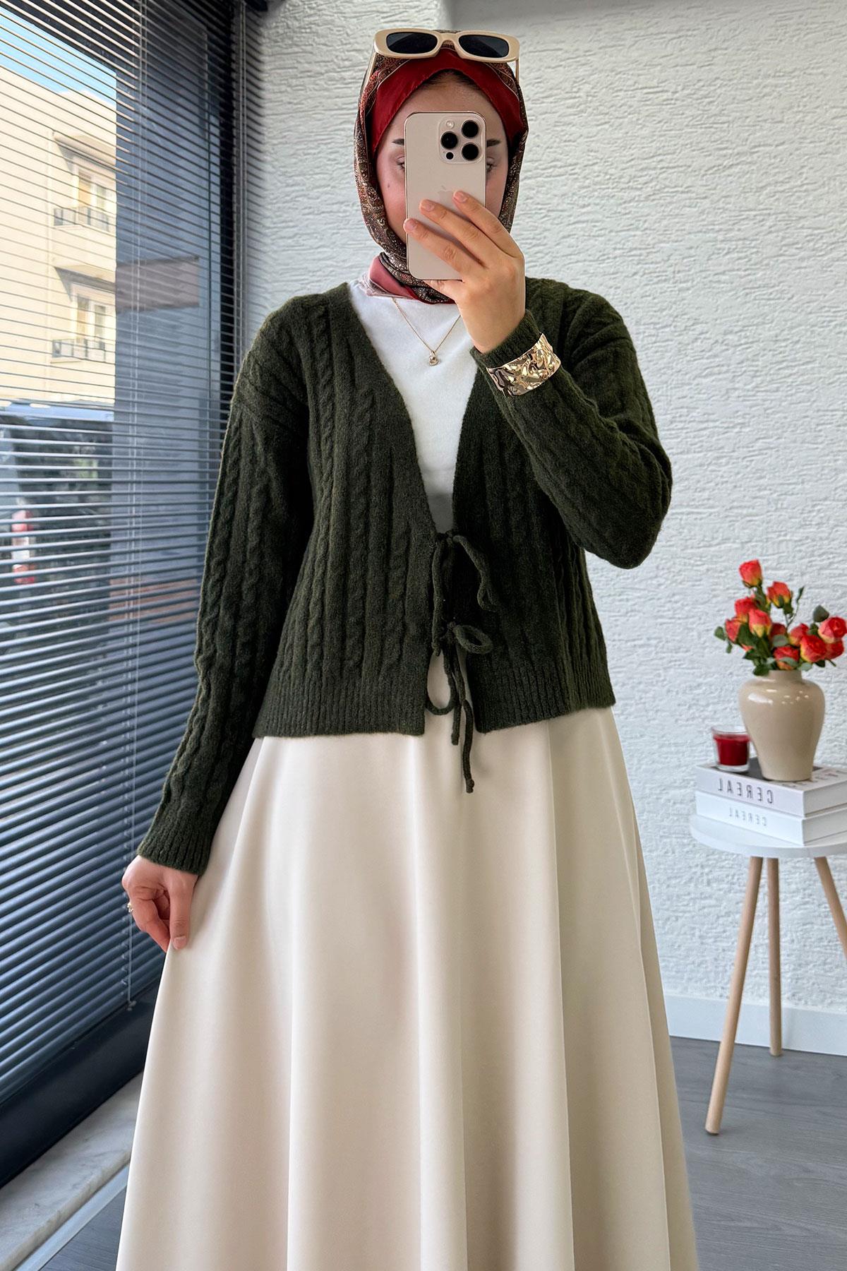 Örgü Desenli Önden Bağlamalı Kısa Triko Kimono – Haki