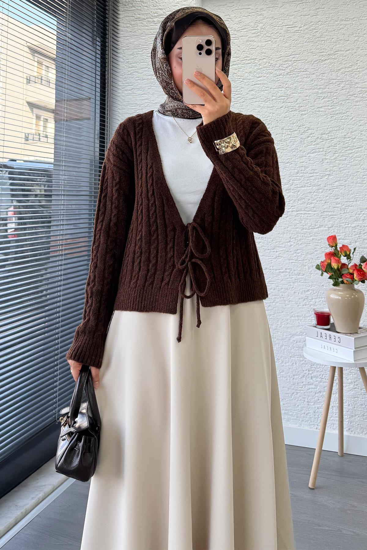 Örgü Desenli Önden Bağlamalı Kısa Triko Kimono – Kahverengi