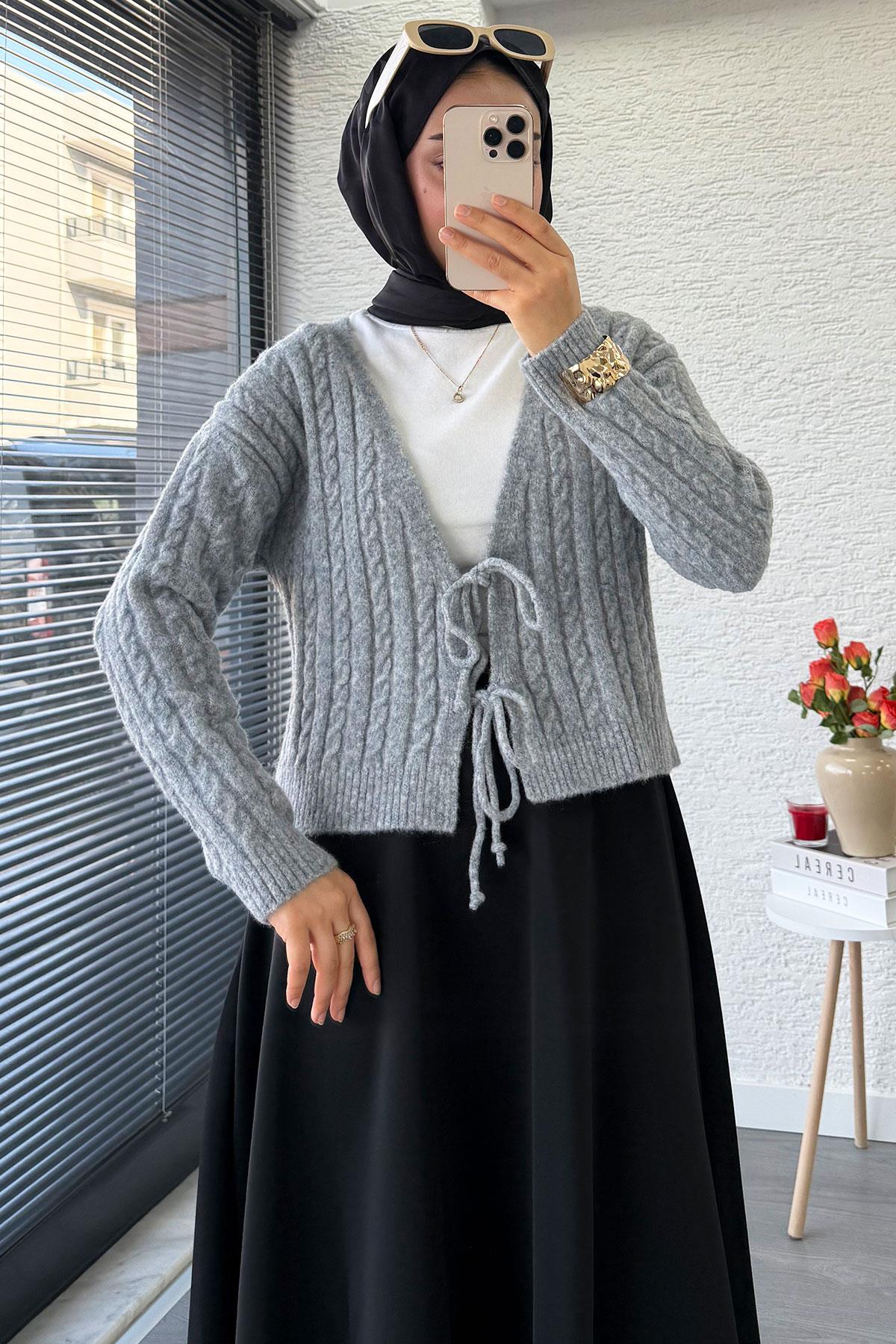 Örgü Desenli Önden Bağlamalı Kısa Triko Kimono – Gri