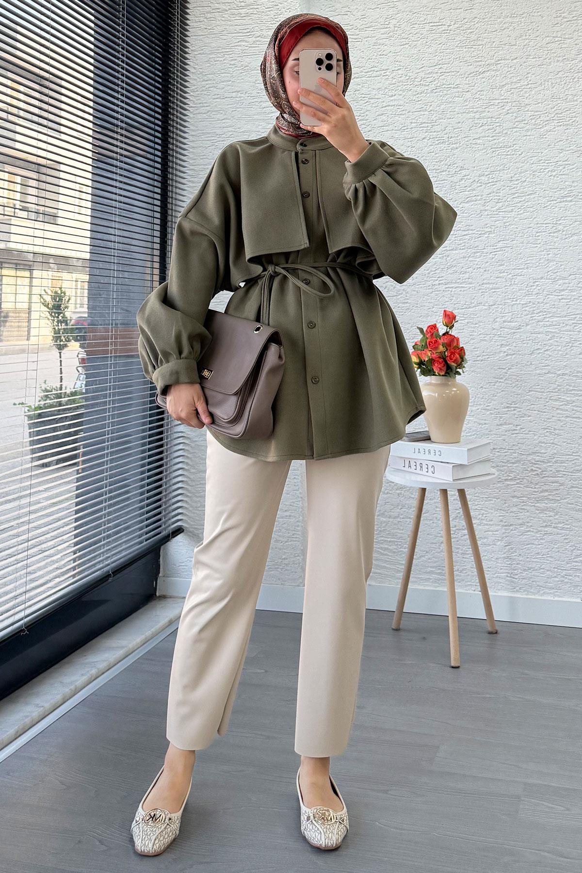 Pelerin Detaylı Önden Düğmeli Kaşe Gömlek – Haki