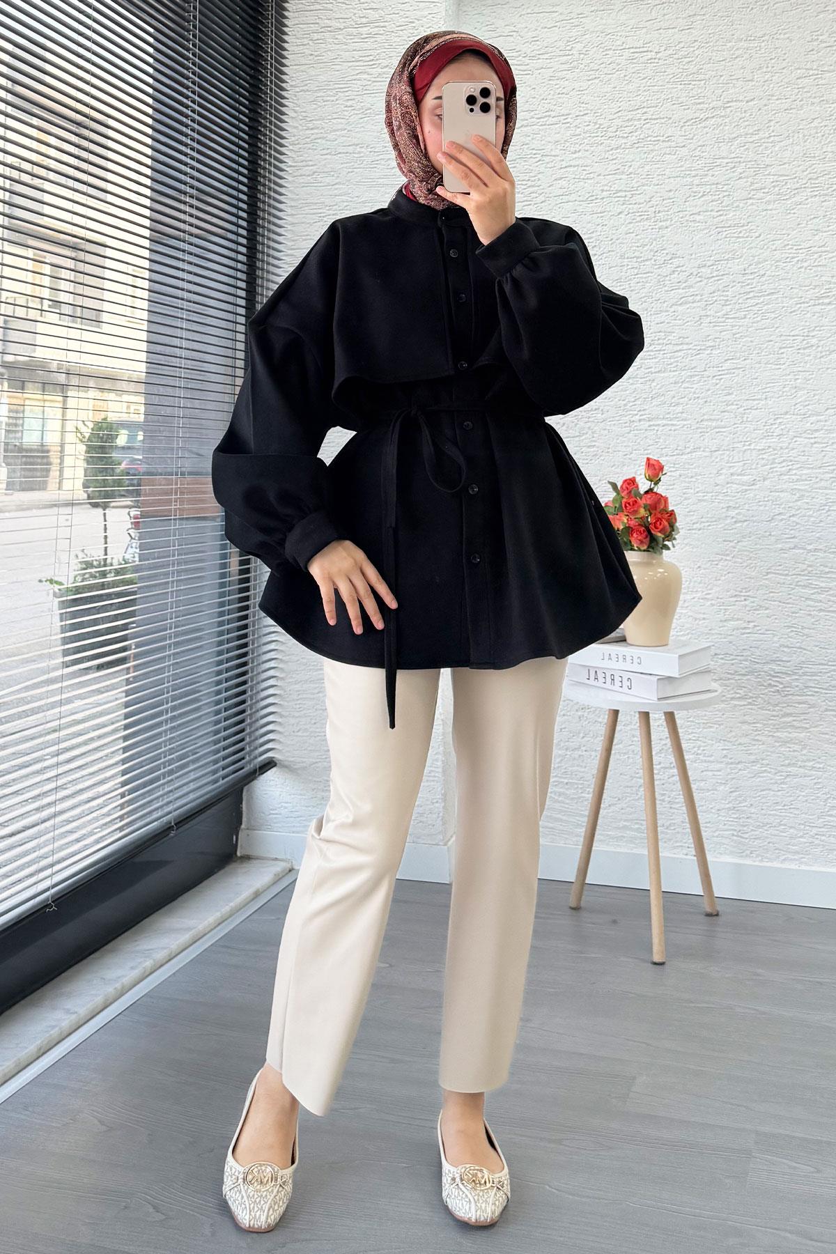 Pelerin Detaylı Önden Düğmeli Kaşe Gömlek – Siyah