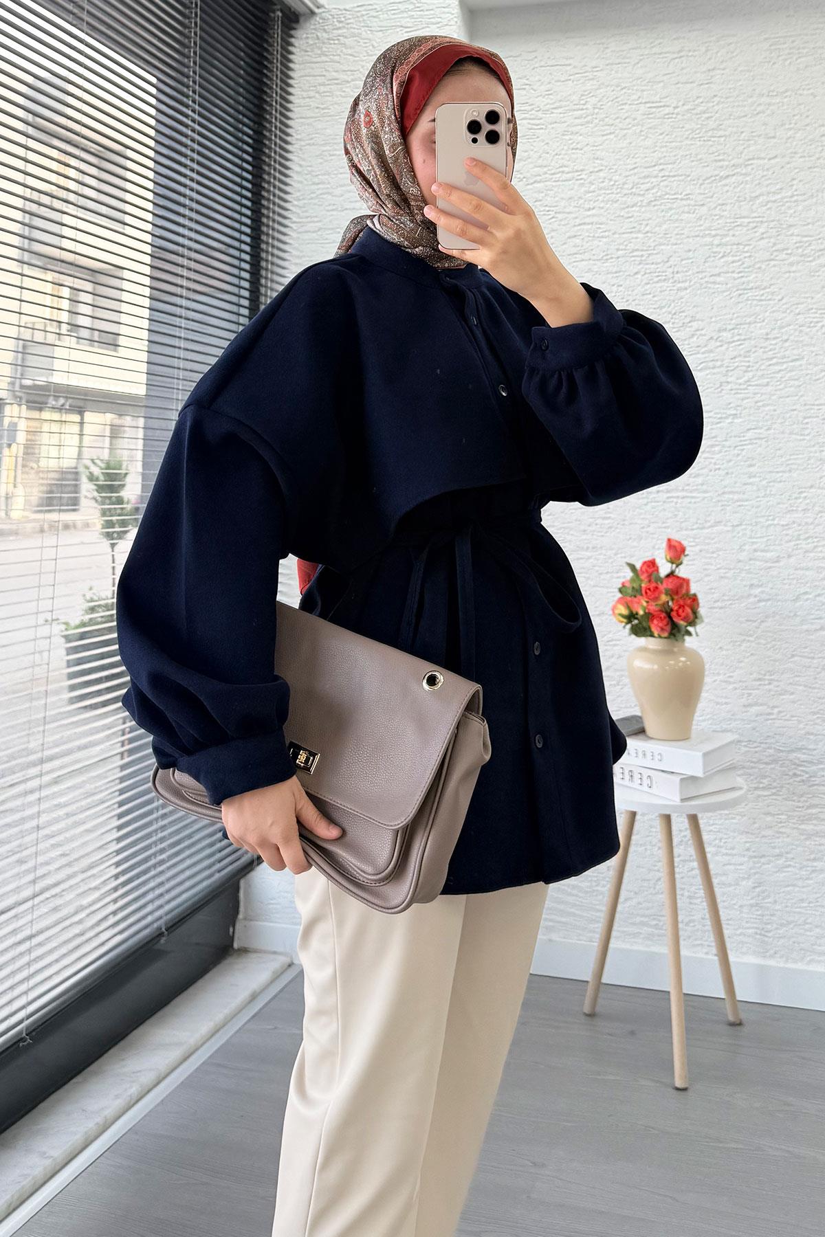 Pelerin Detaylı Önden Düğmeli Kaşe Gömlek – Lacivert