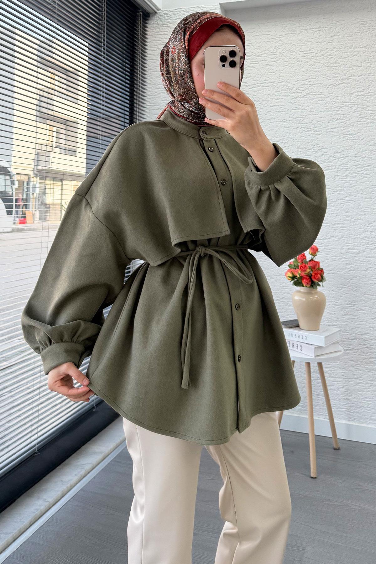 Pelerin Detaylı Önden Düğmeli Kaşe Gömlek – Haki