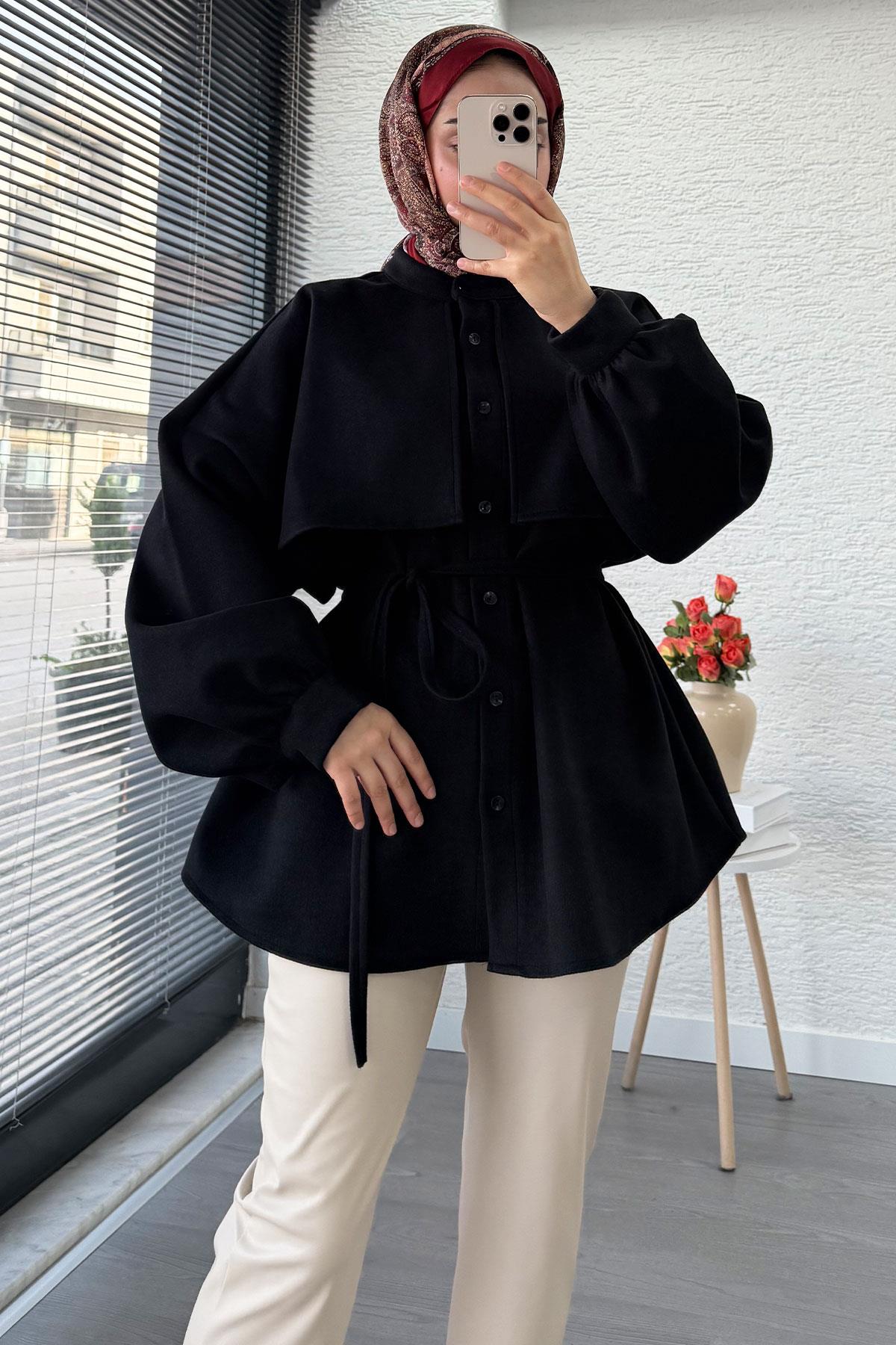 Pelerin Detaylı Önden Düğmeli Kaşe Gömlek – Siyah