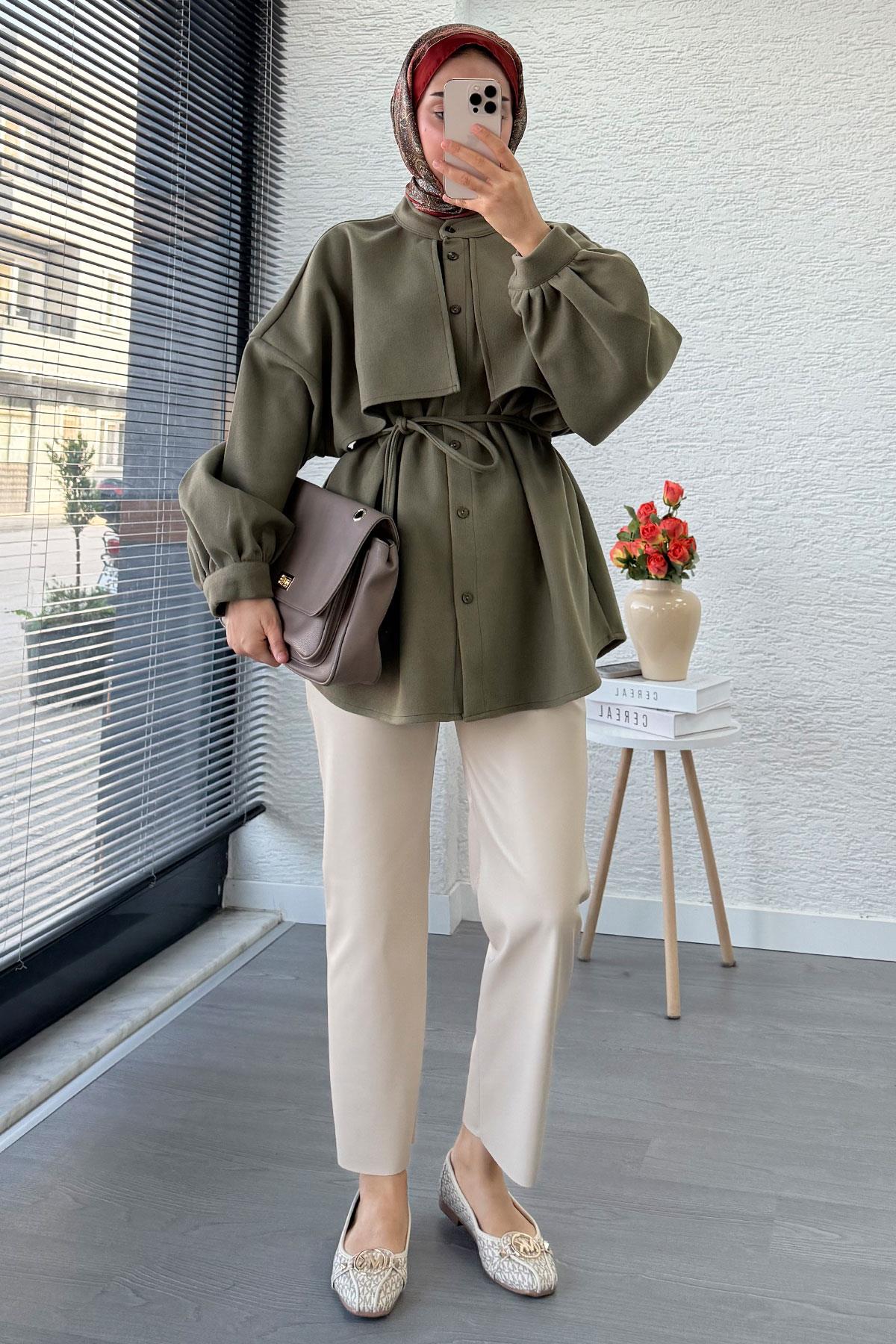 Pelerin Detaylı Önden Düğmeli Kaşe Gömlek – Haki