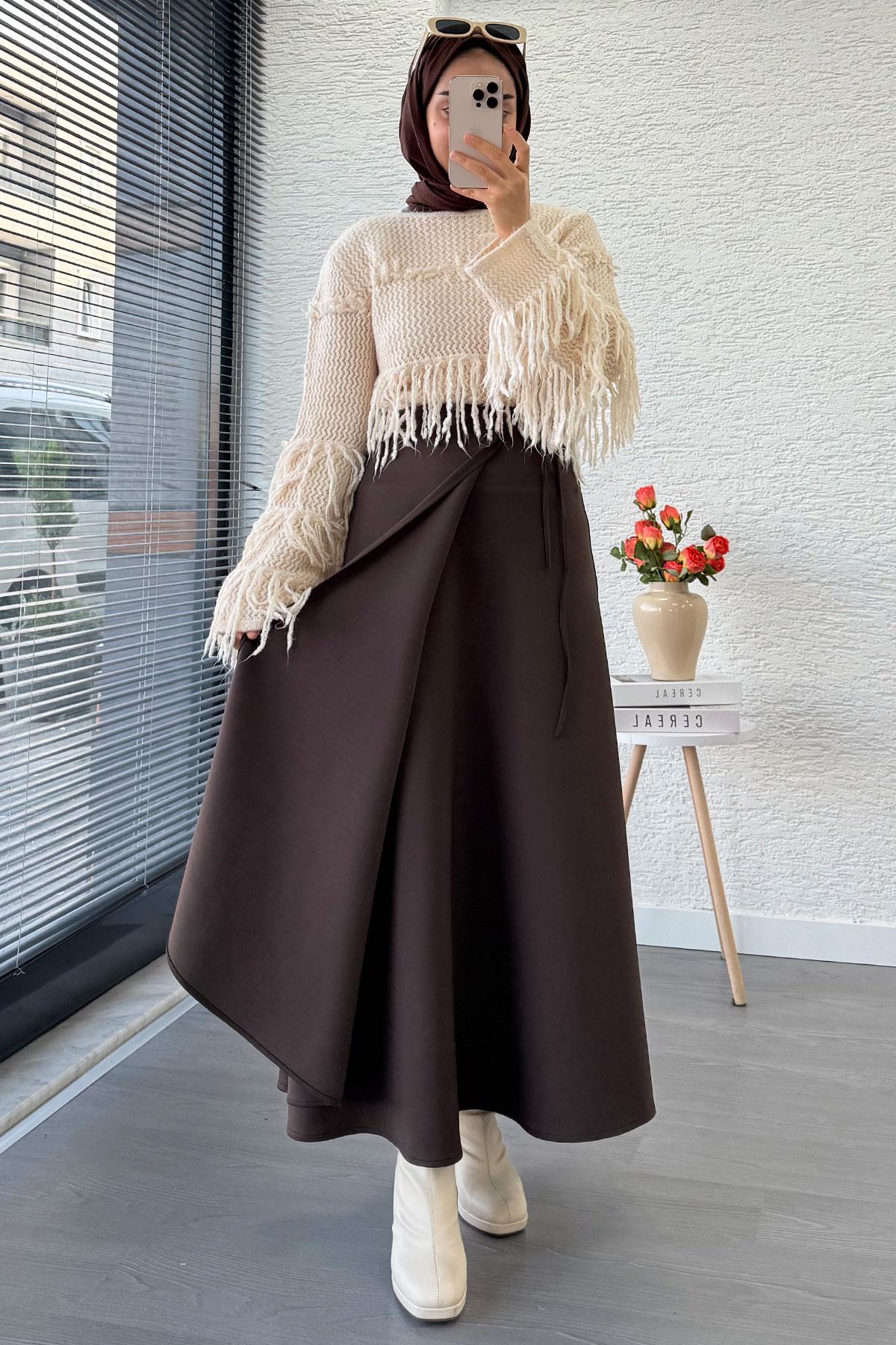 Pelerin Detaylı Yandan Bağlamalı Kloş Scuba Etek – Kahverengi