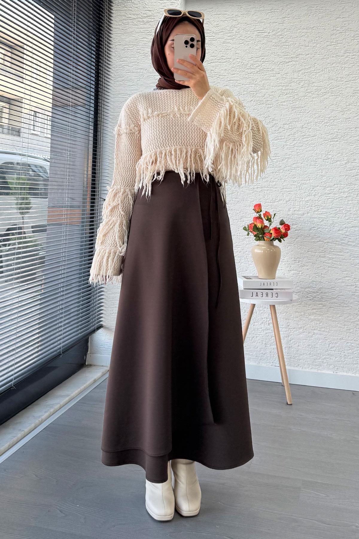 Pelerin Detaylı Yandan Bağlamalı Kloş Scuba Etek – Kahverengi