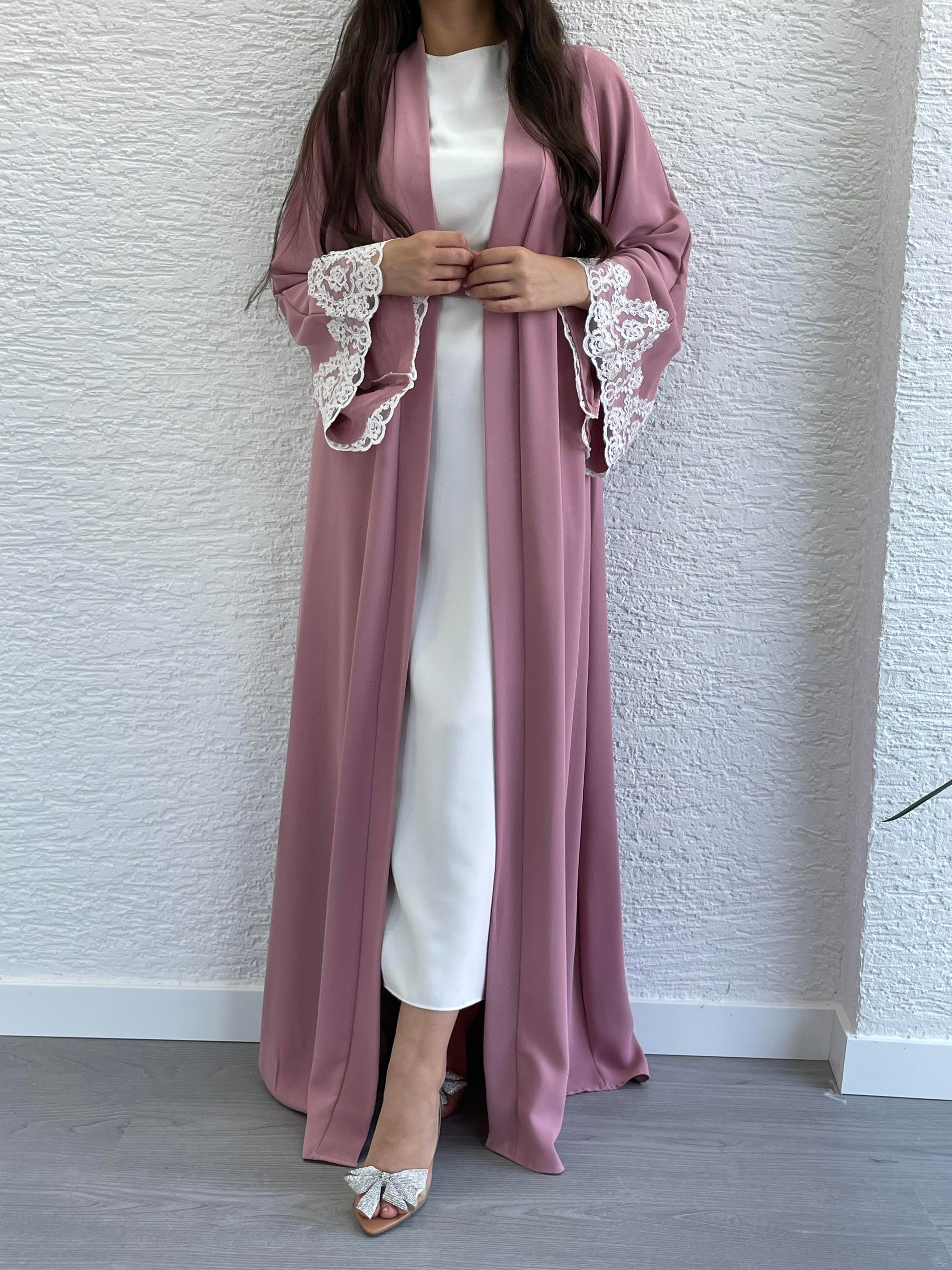 Pembe Elif Abaya
