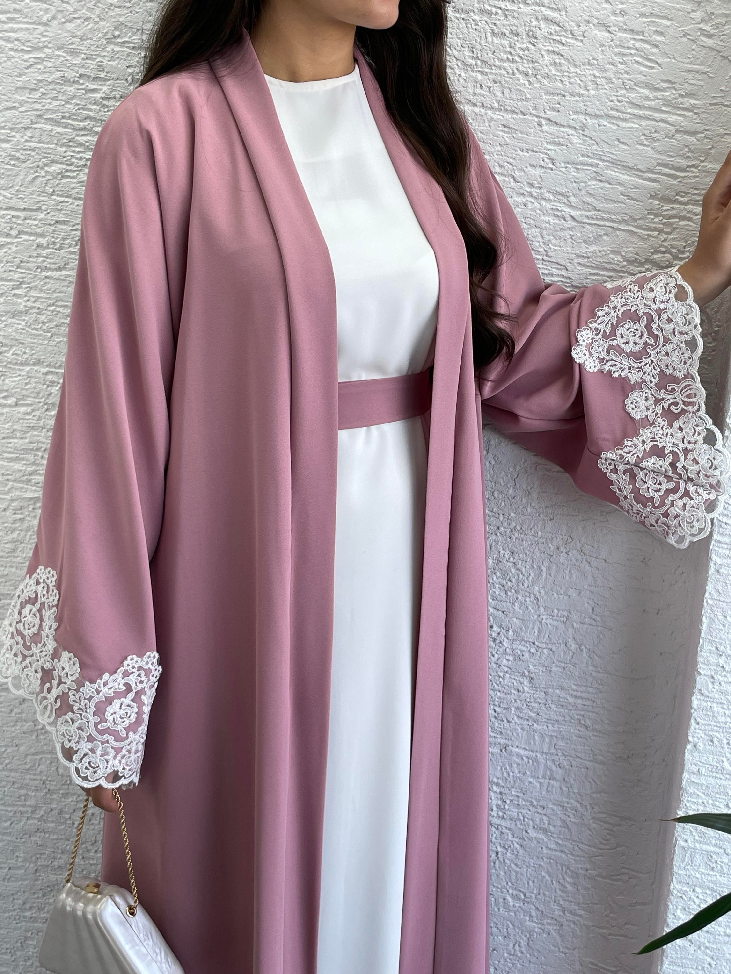 Pembe Elif Abaya