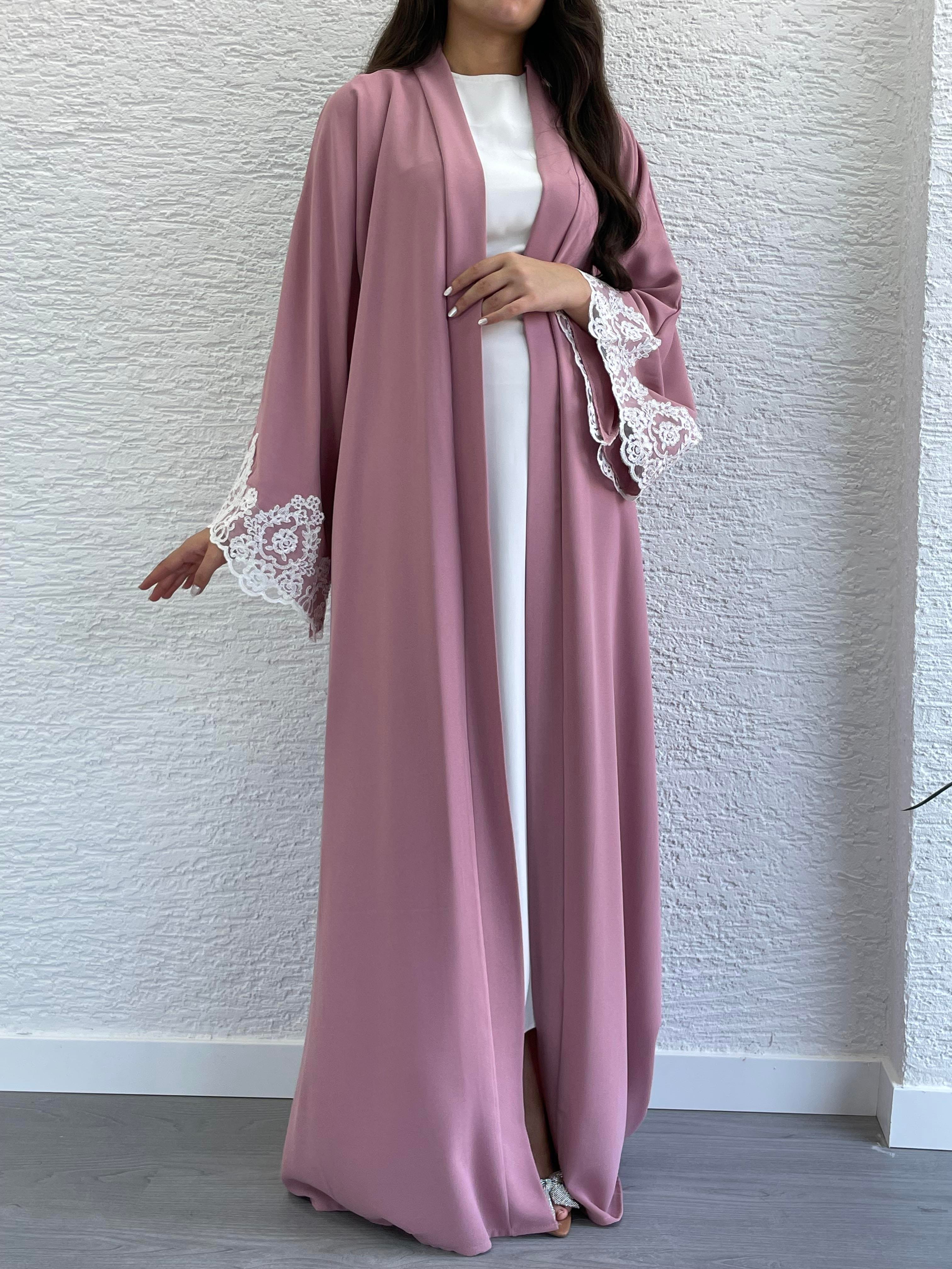 Pembe Elif Abaya
