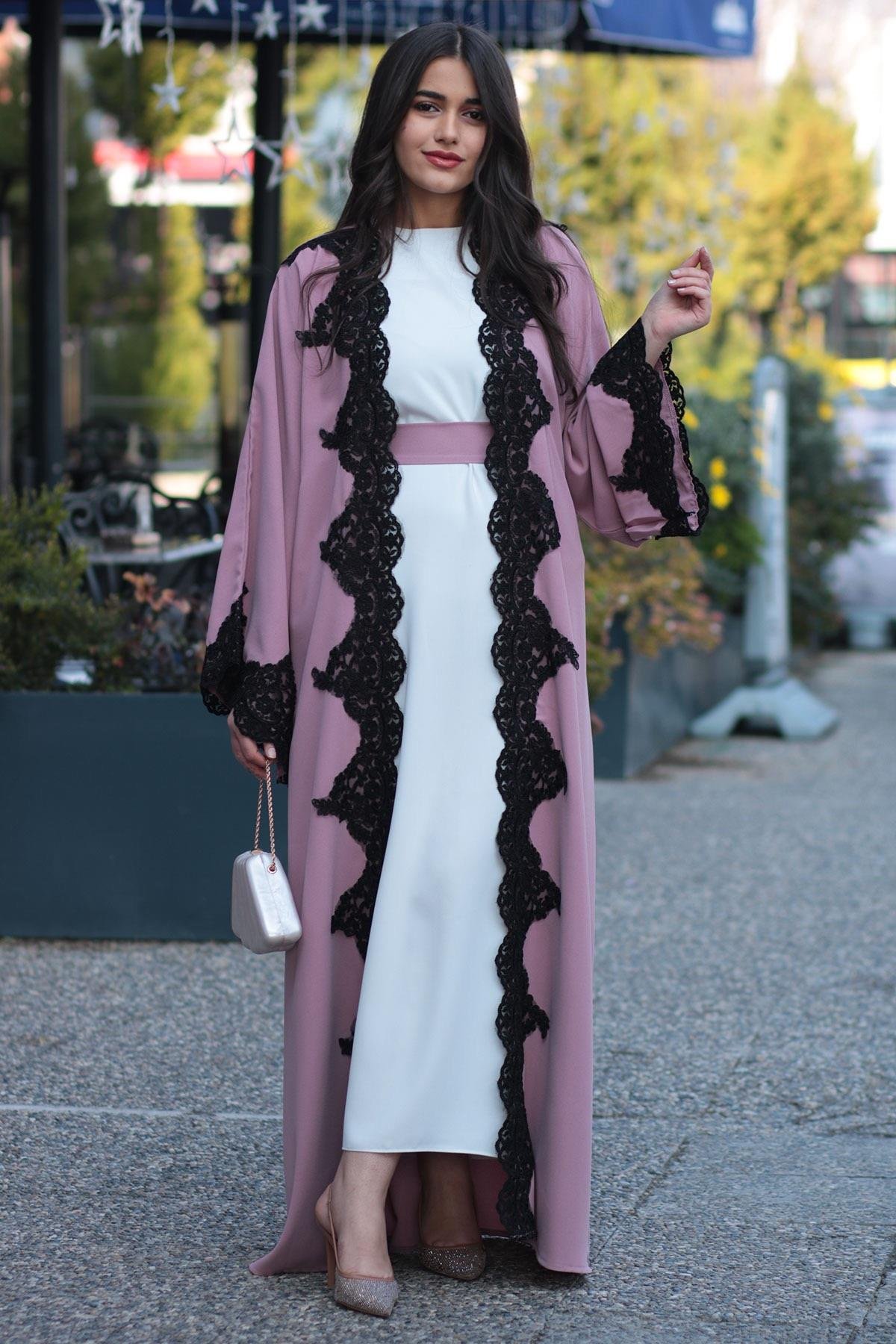 Pembe Güpür Detaylı Abaya