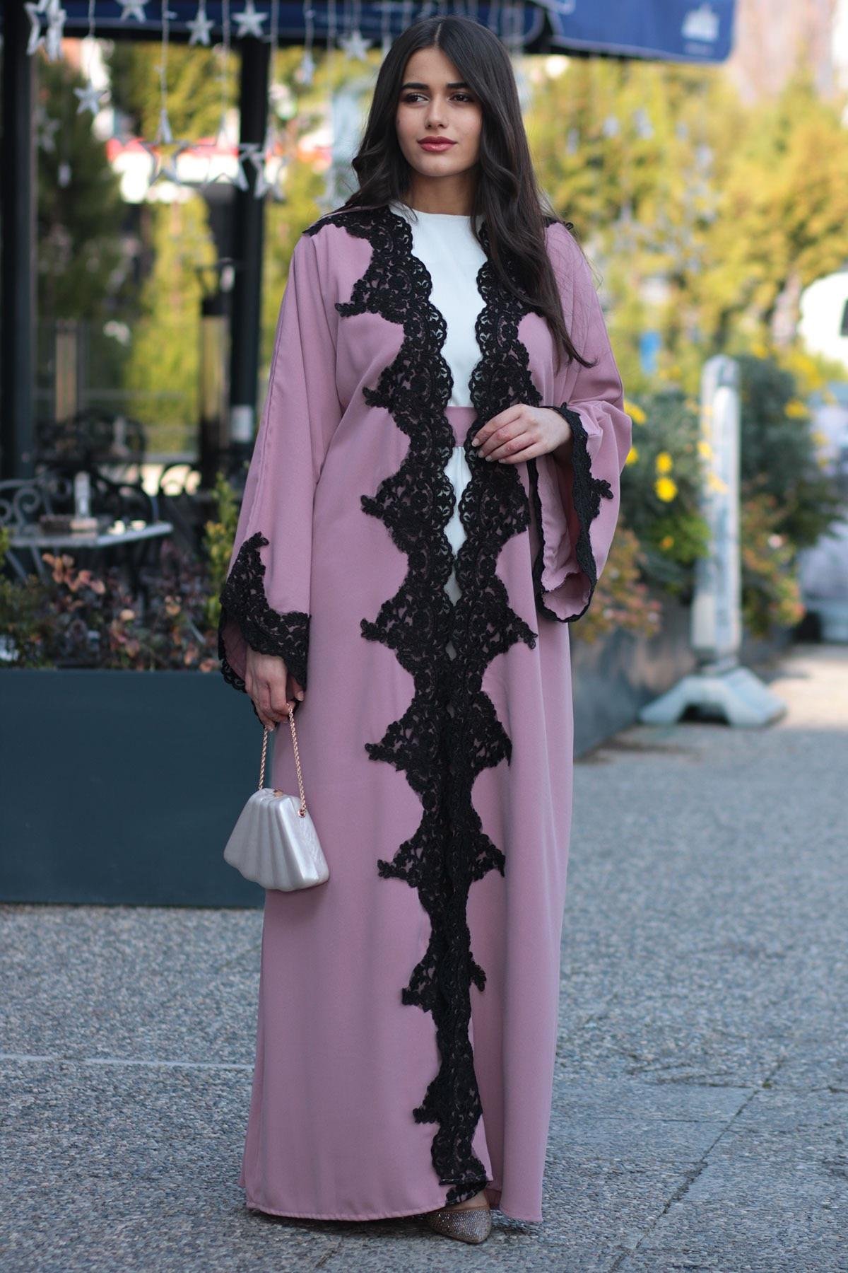 Pembe Güpür Detaylı Abaya