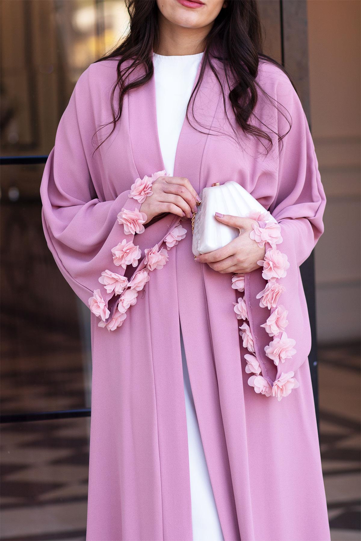 Pembe Kolu Çiçek Detaylı Zahra Abaya