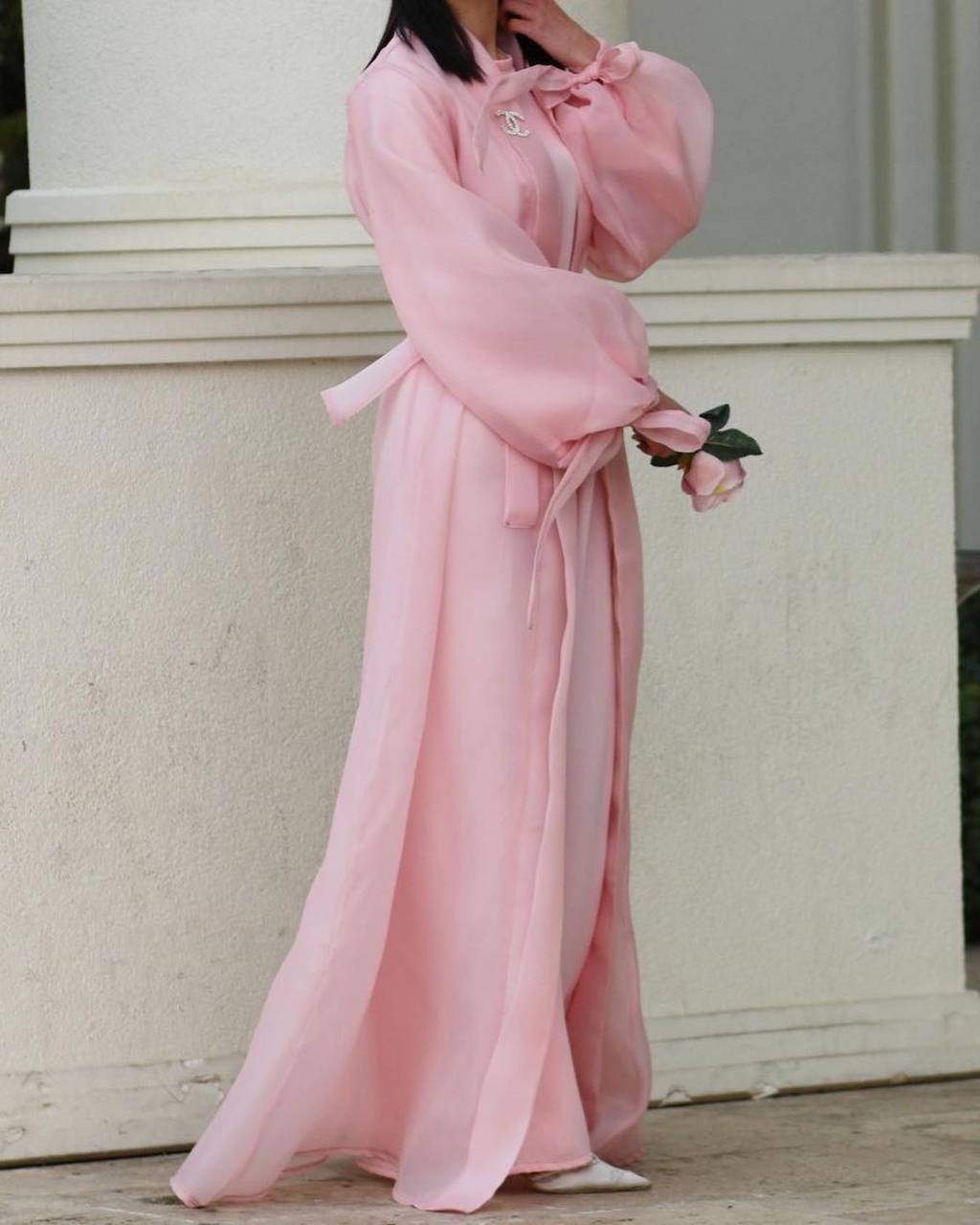Pembe Ola Abaya 