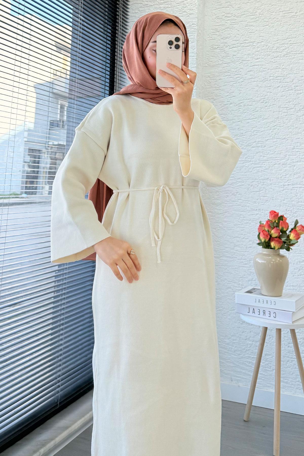 Premium Amore Çelik Örme Kuşaklı Triko Elbise - Krem