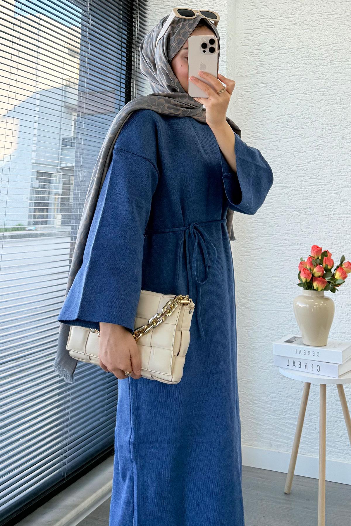 Premium Amore Çelik Örme Kuşaklı Triko Elbise - İndigo