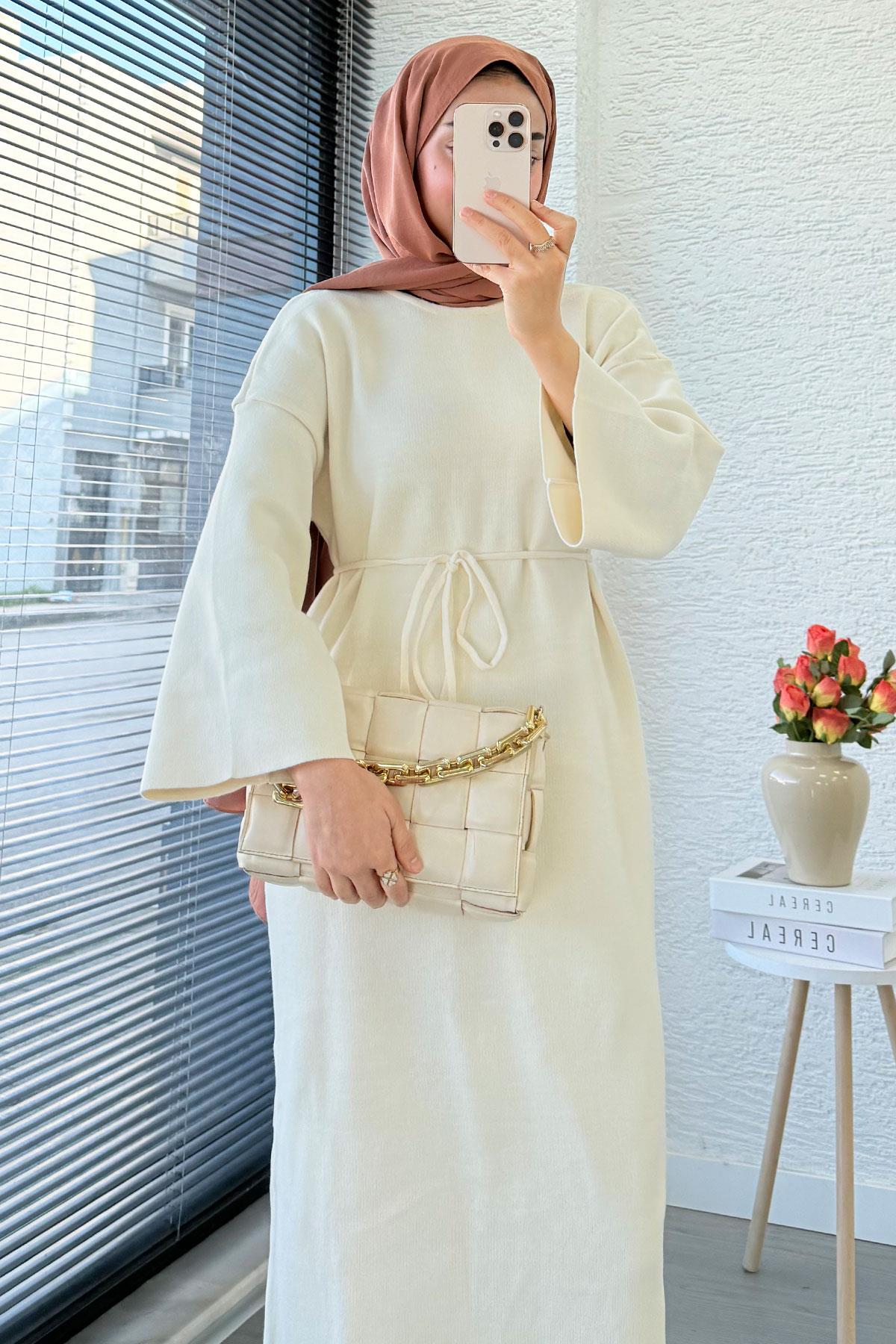 Premium Amore Çelik Örme Kuşaklı Triko Elbise - Krem