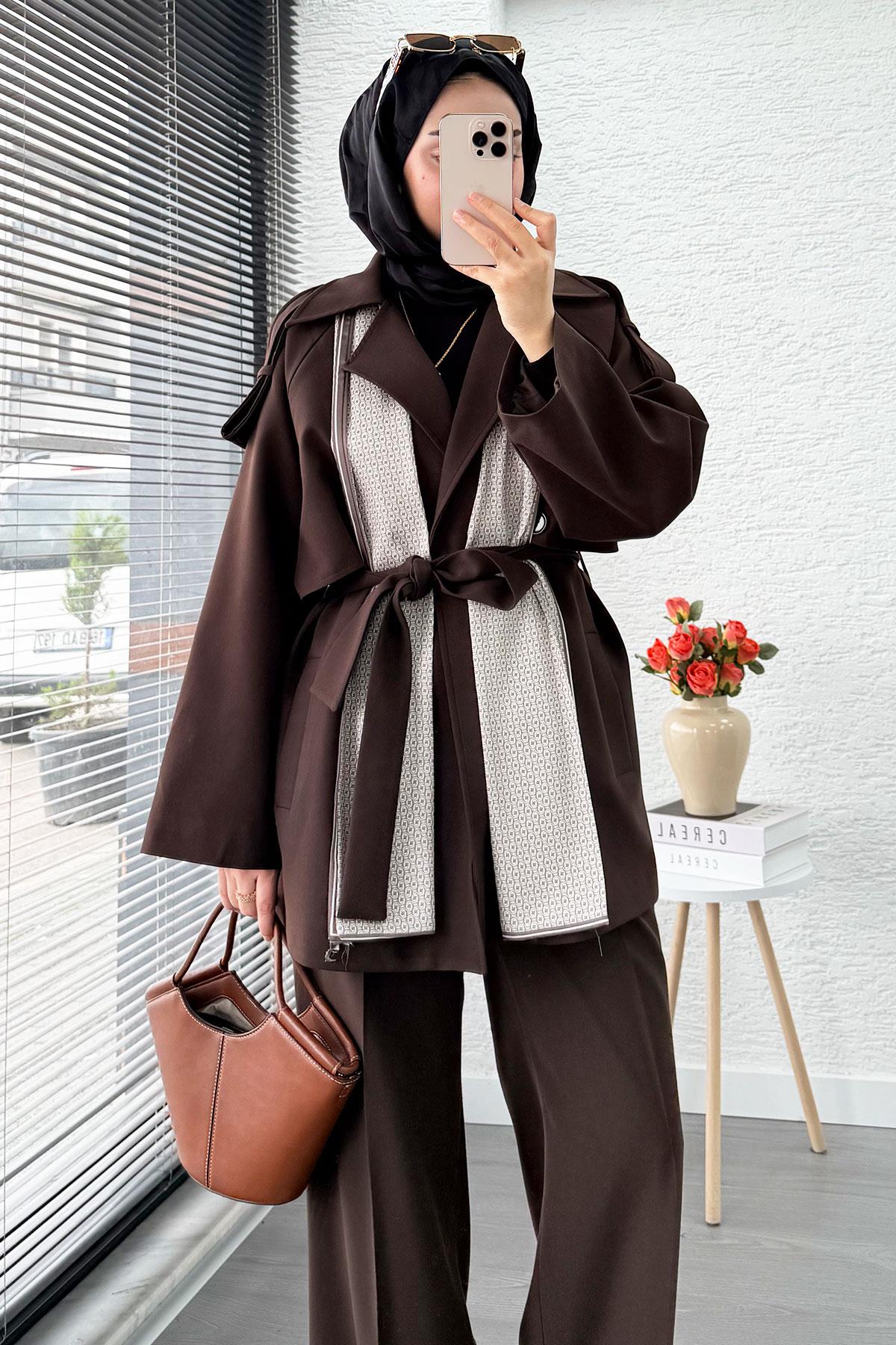 Premium Fular Detaylı Kadın Kısa Trençkot – Kahverengi