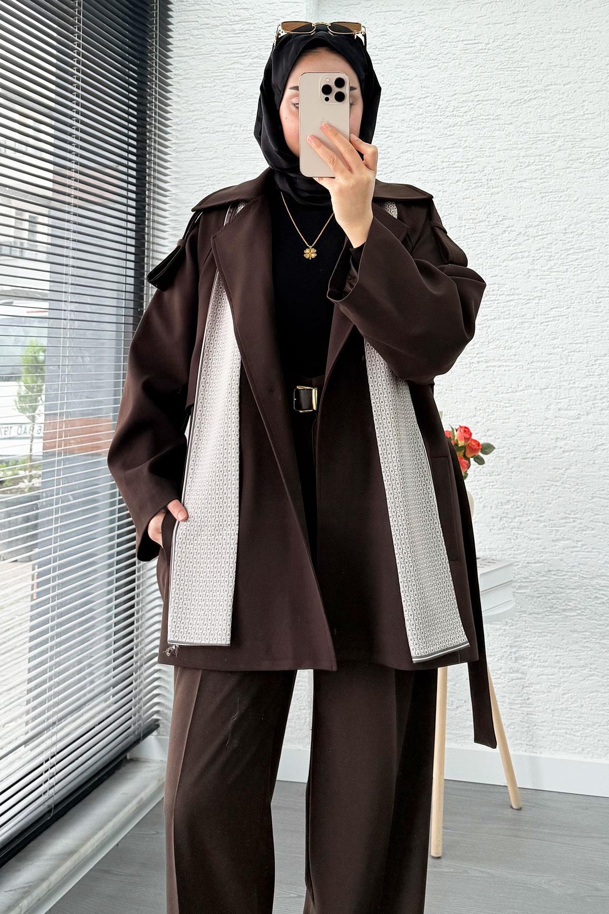 Premium Fular Detaylı Kadın Kısa Trençkot – Kahverengi