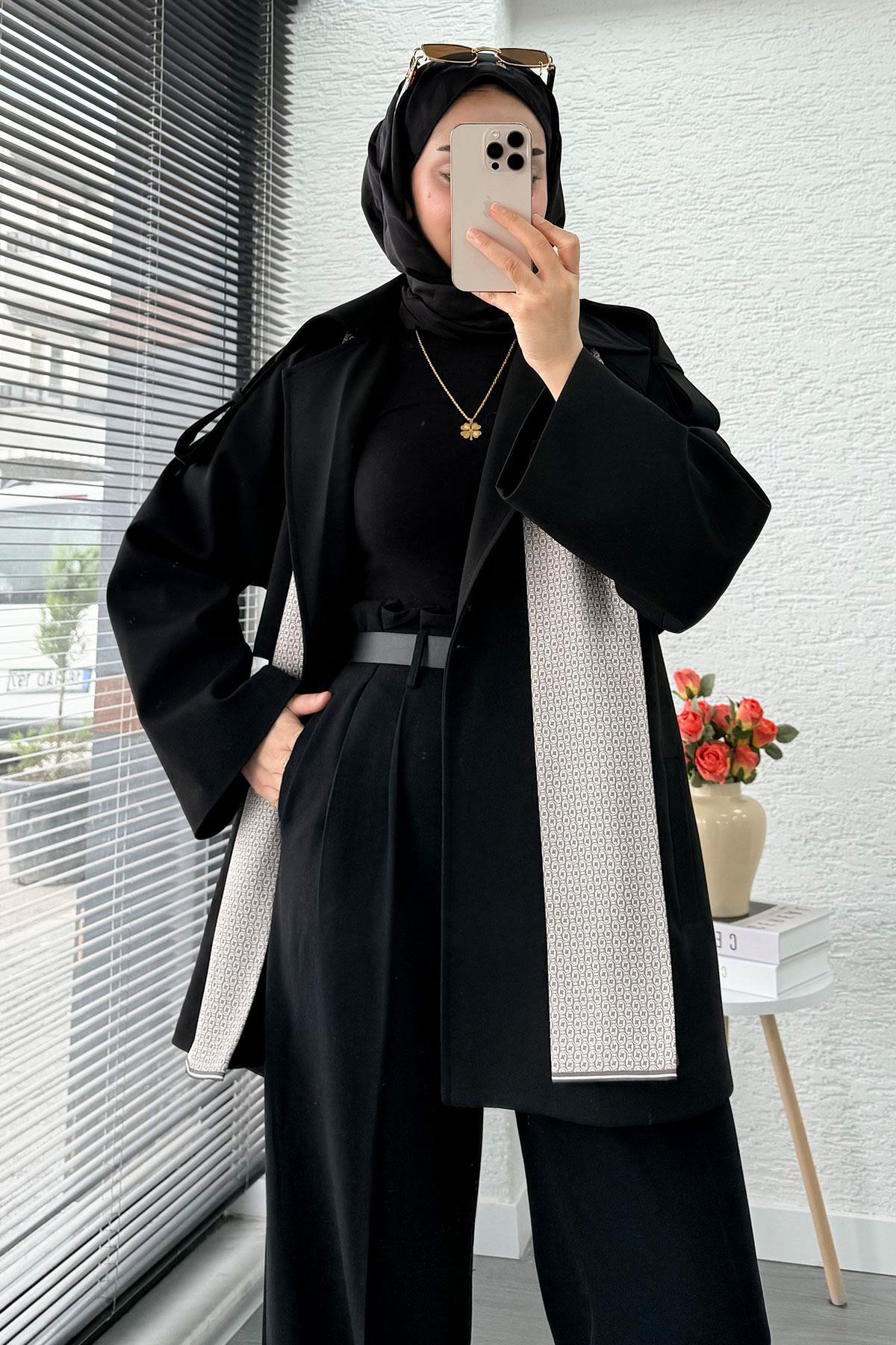 Premium Fular Detaylı Kadın Kısa Trençkot – Siyah