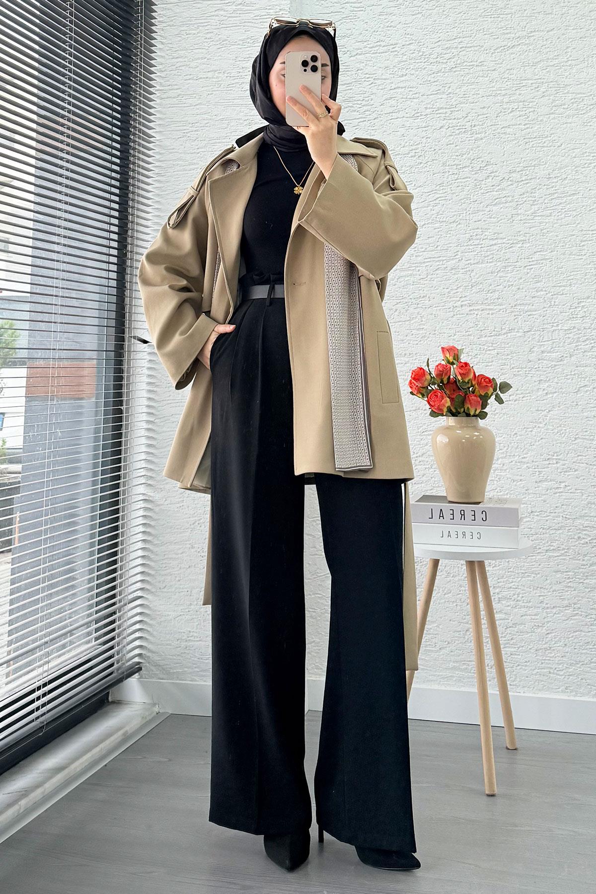 Premium Fular Detaylı Kadın Kısa Trençkot – Bej