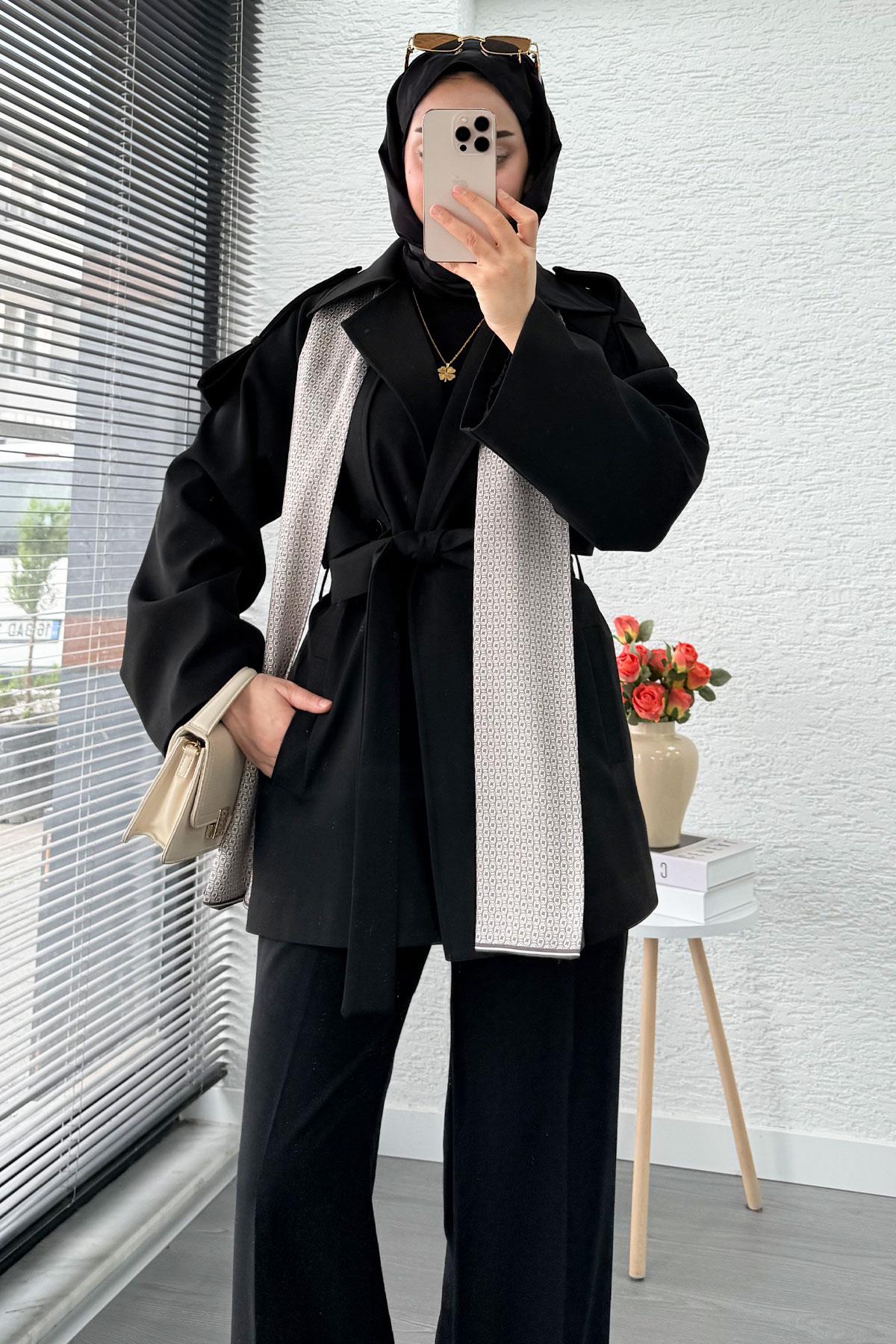 Premium Fular Detaylı Kadın Kısa Trençkot – Siyah