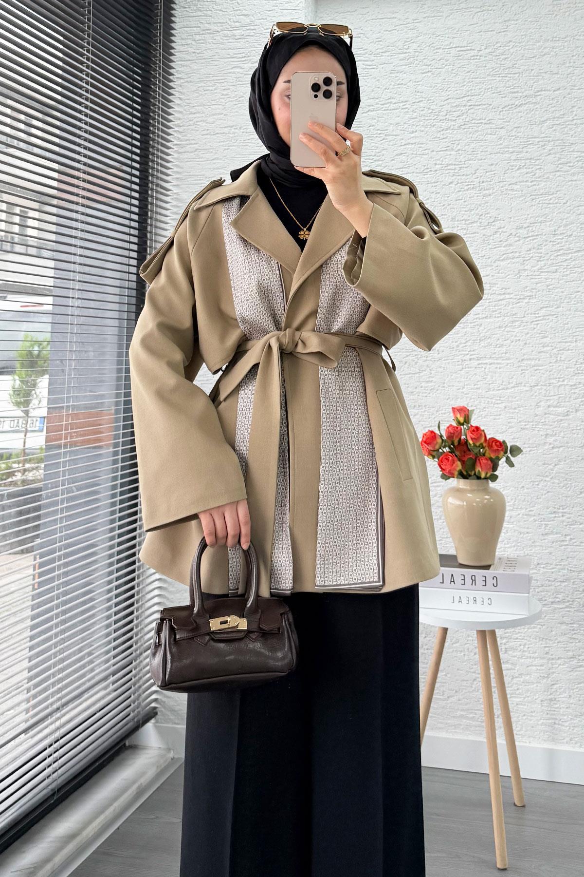 Premium Fular Detaylı Kadın Kısa Trençkot – Bej