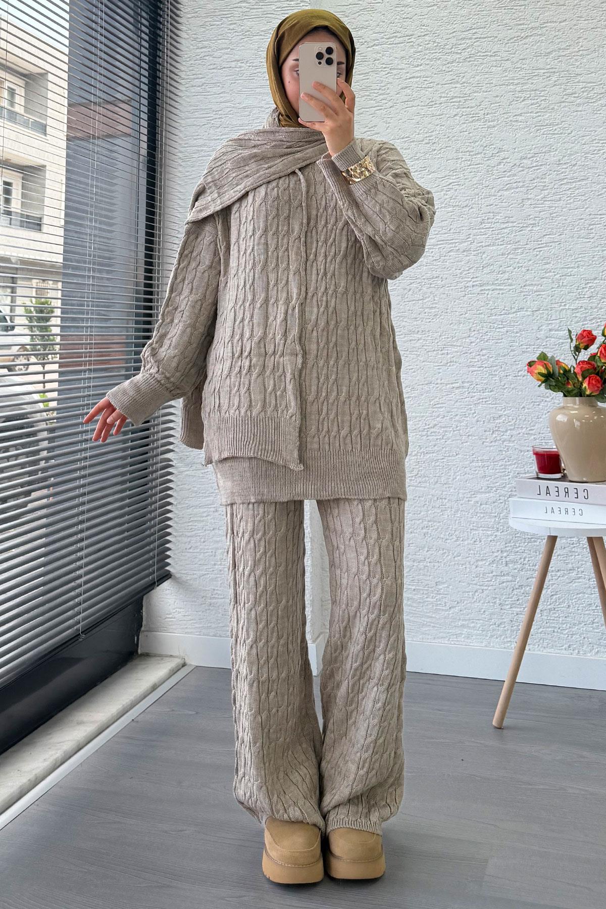 Premium Örgü Desen Atkı Detaylı Kadın Triko Takım – Vizon