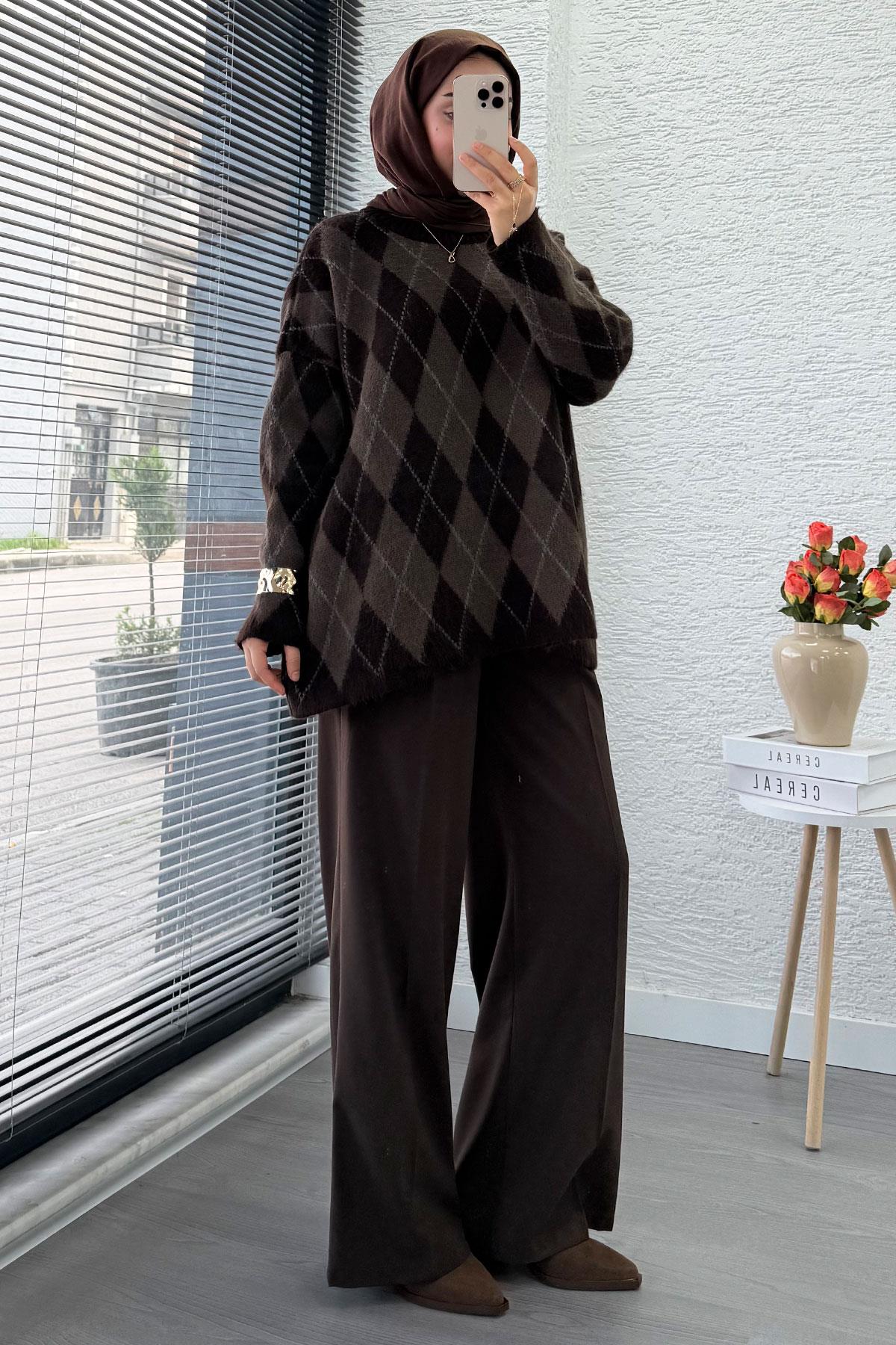 Premium Oversize Baklava Desen Kadın Triko Kazak – Kahverengi