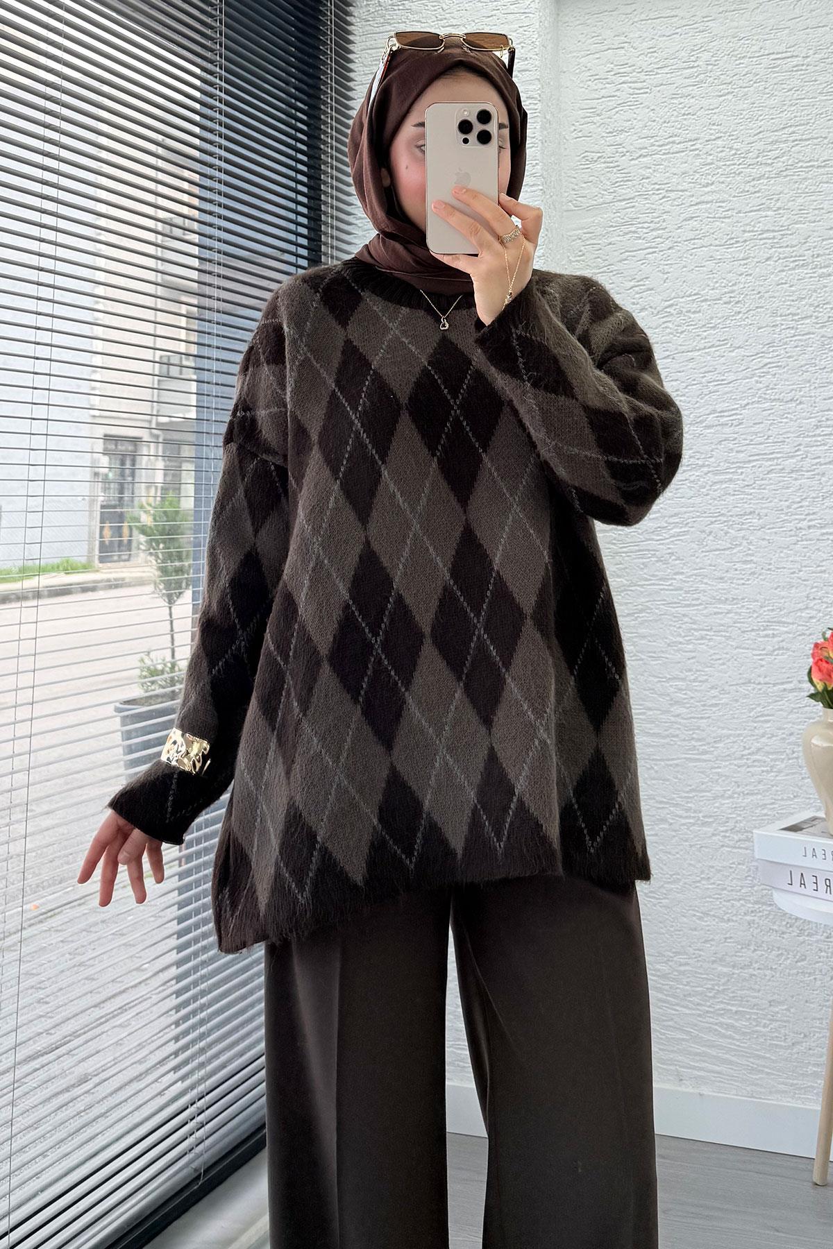 Premium Oversize Baklava Desen Kadın Triko Kazak – Kahverengi